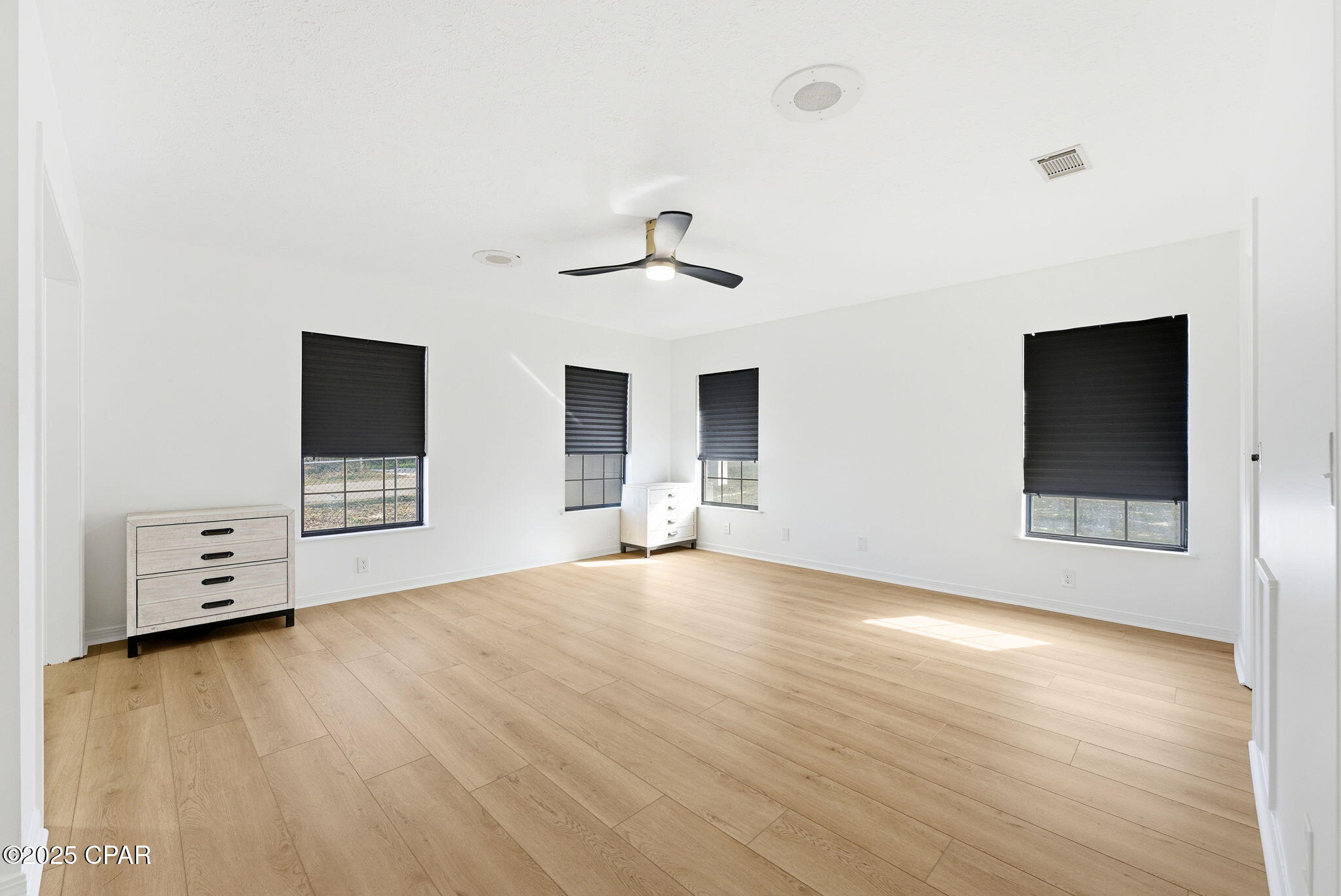 224 E Lakeshore Drive