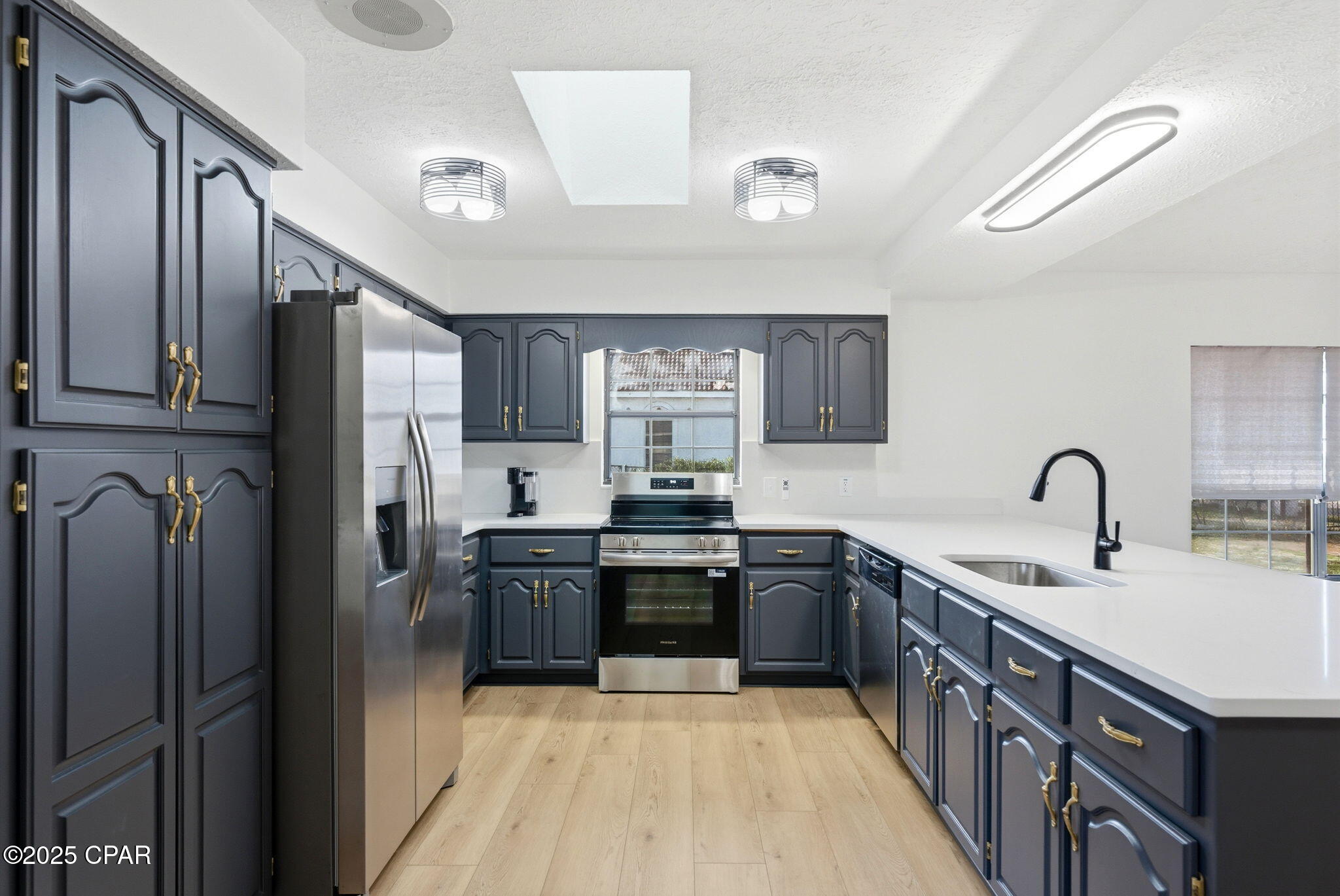 224 E Lakeshore Drive