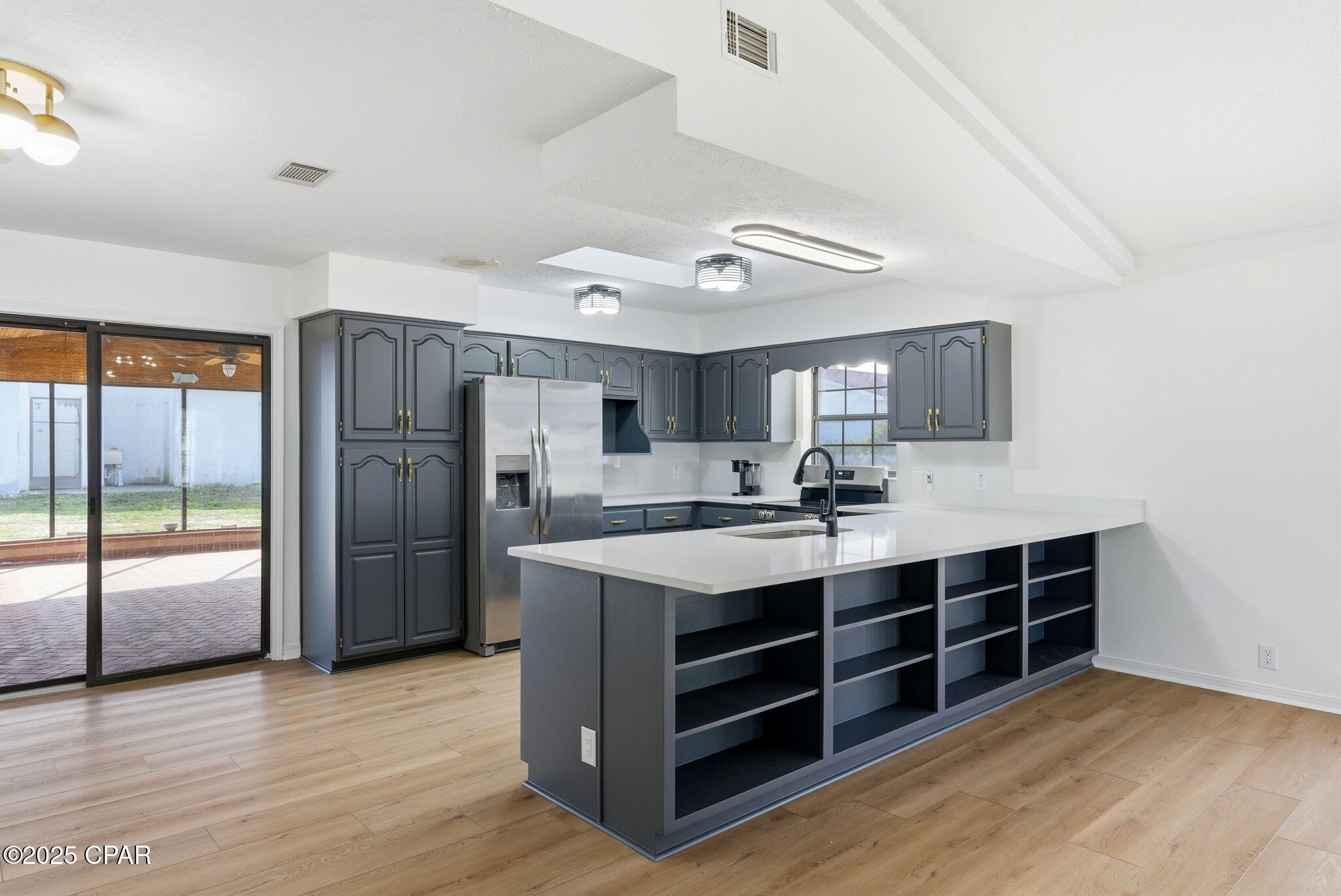 224 E Lakeshore Drive