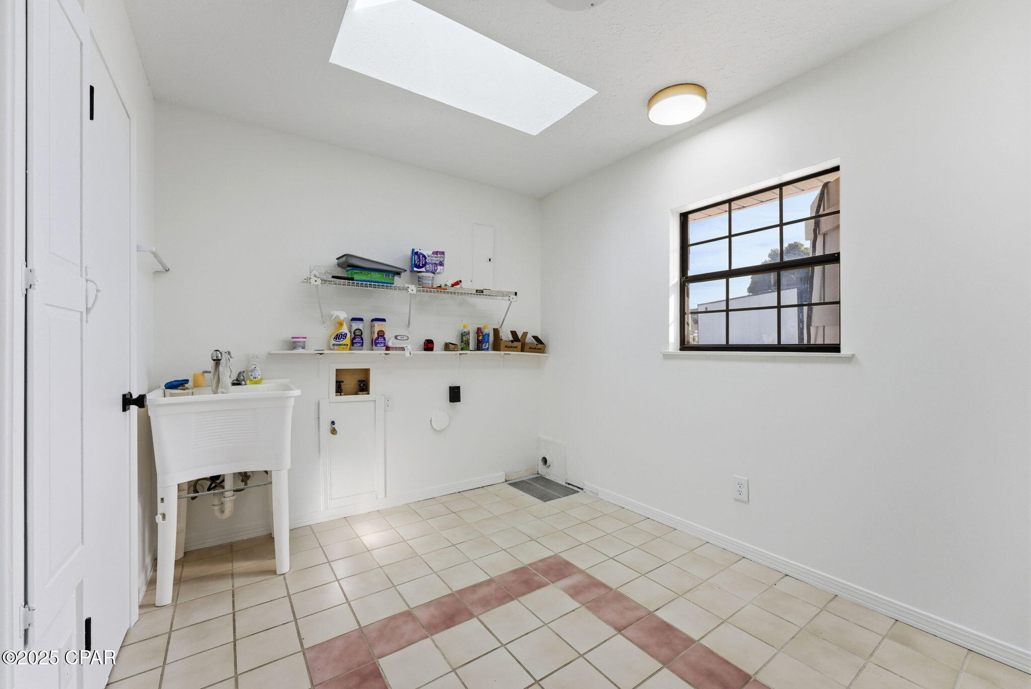 224 E Lakeshore Drive