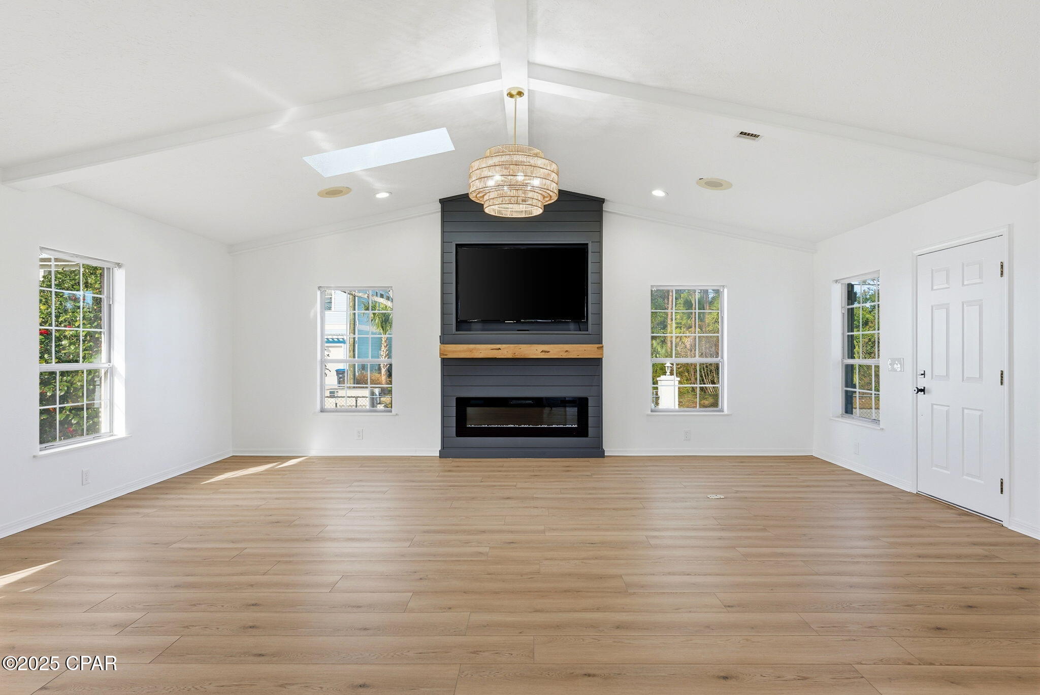 224 E Lakeshore Drive