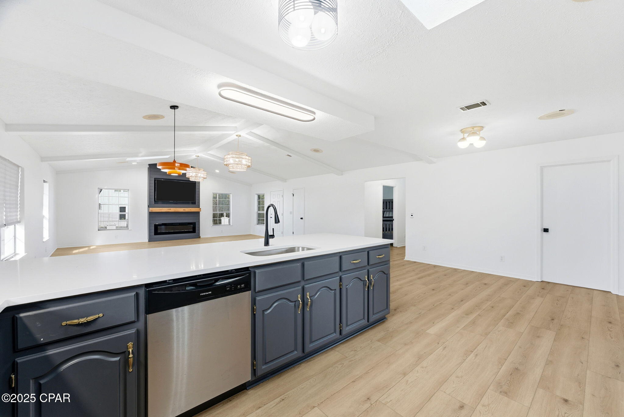 224 E Lakeshore Drive