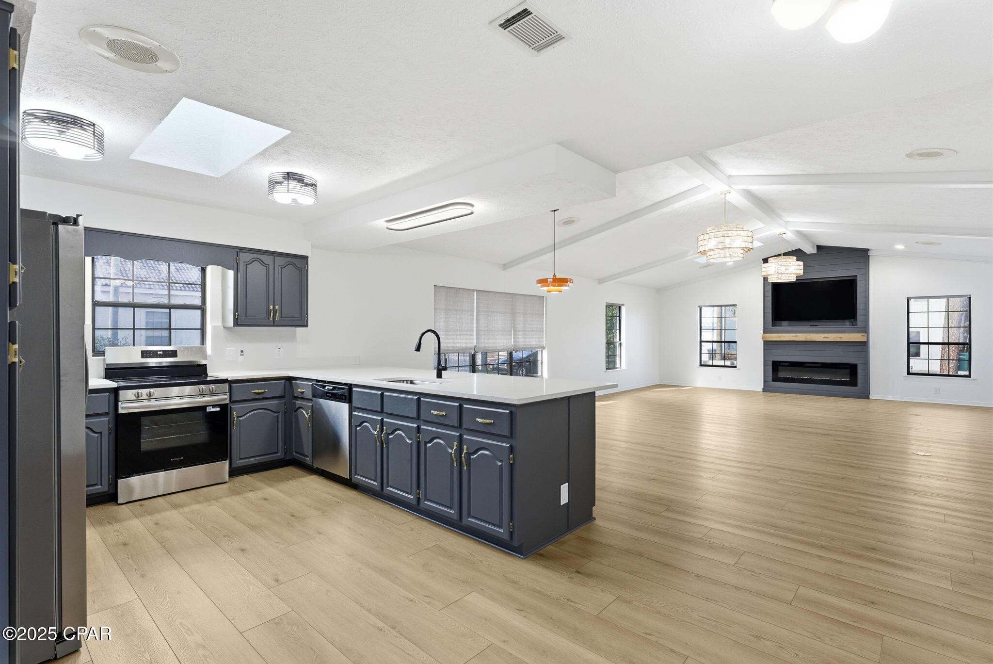 224 E Lakeshore Drive