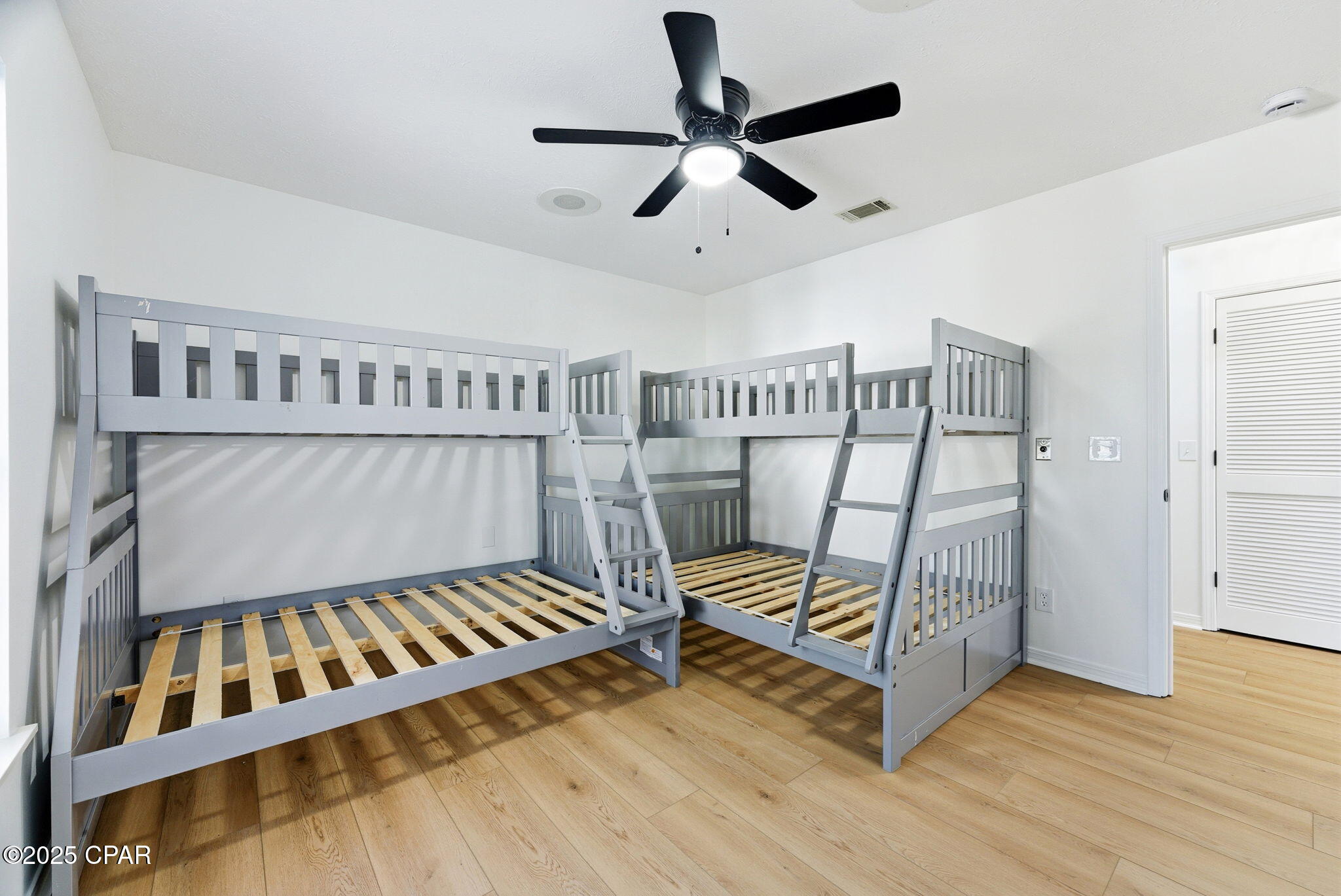 224 E Lakeshore Drive