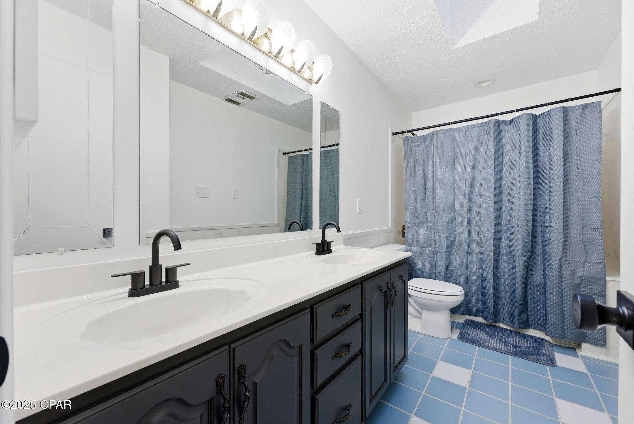 224 E Lakeshore Drive