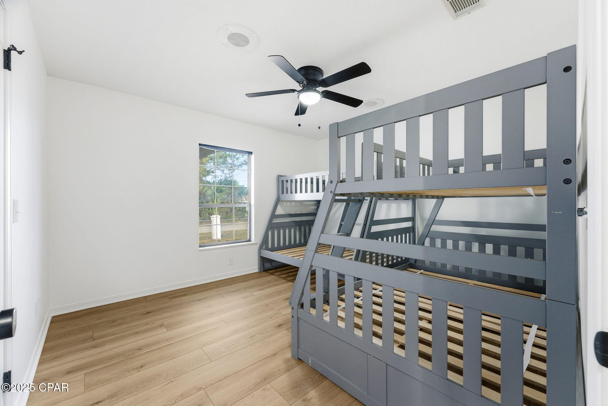 224 E Lakeshore Drive