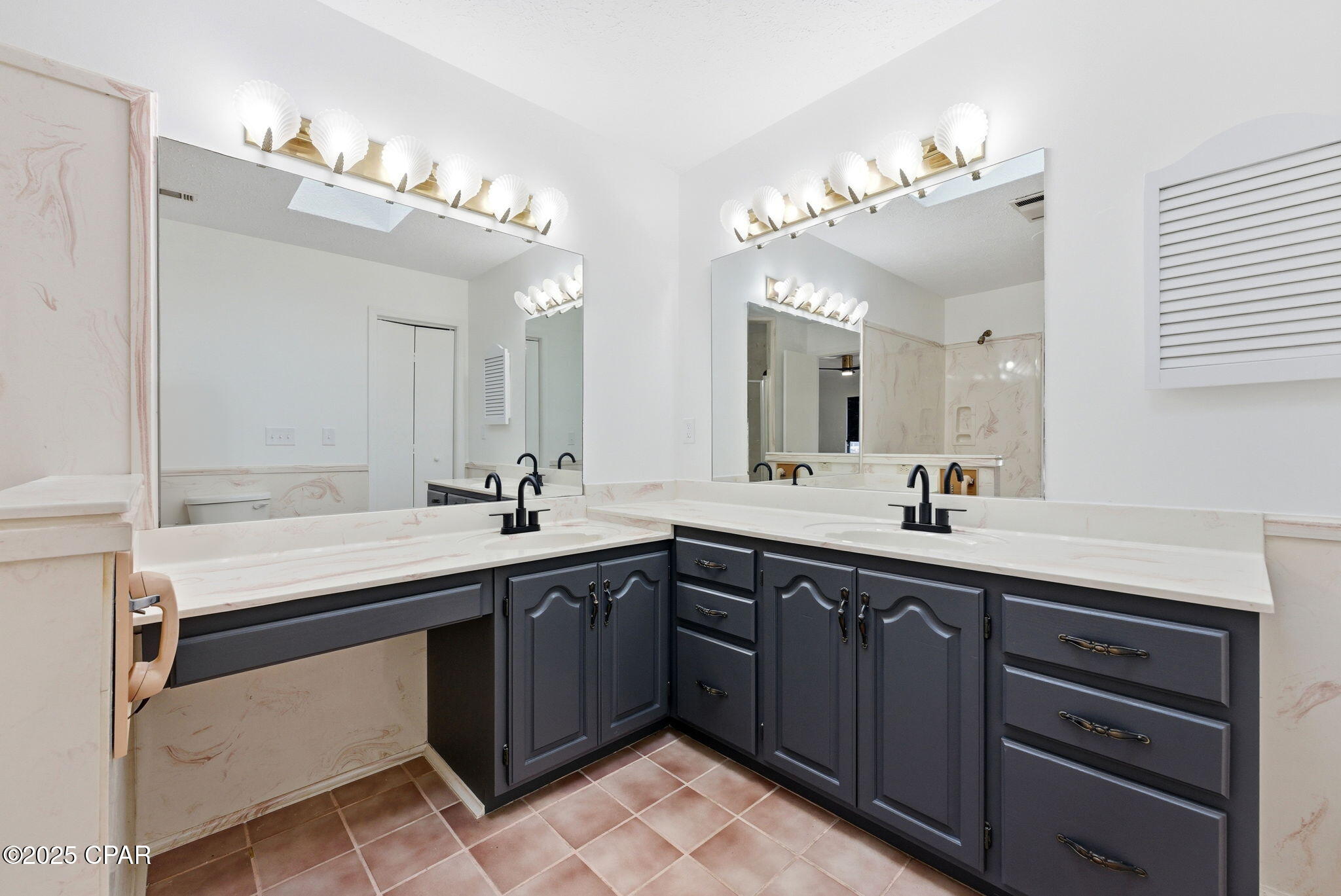 224 E Lakeshore Drive