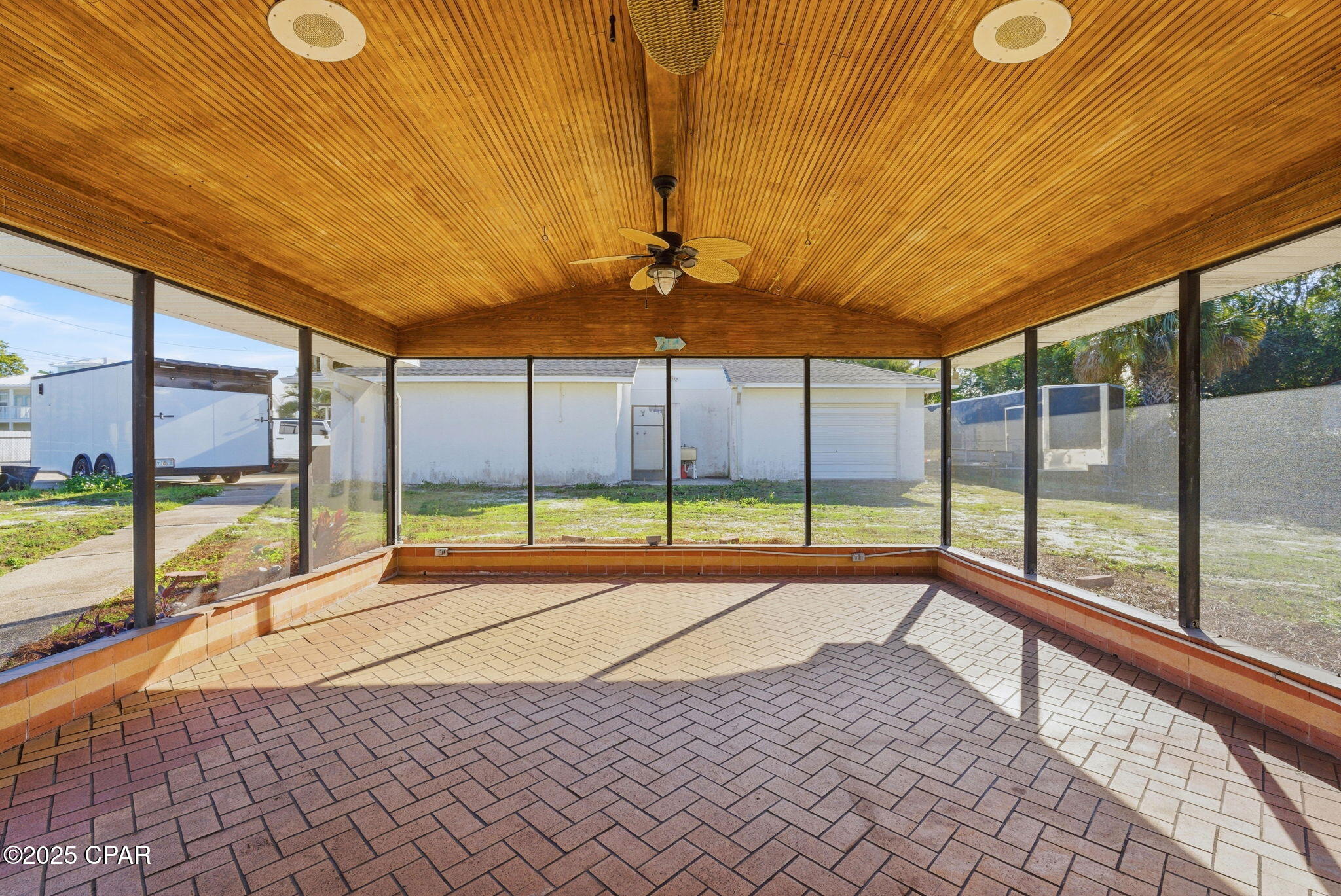 224 E Lakeshore Drive