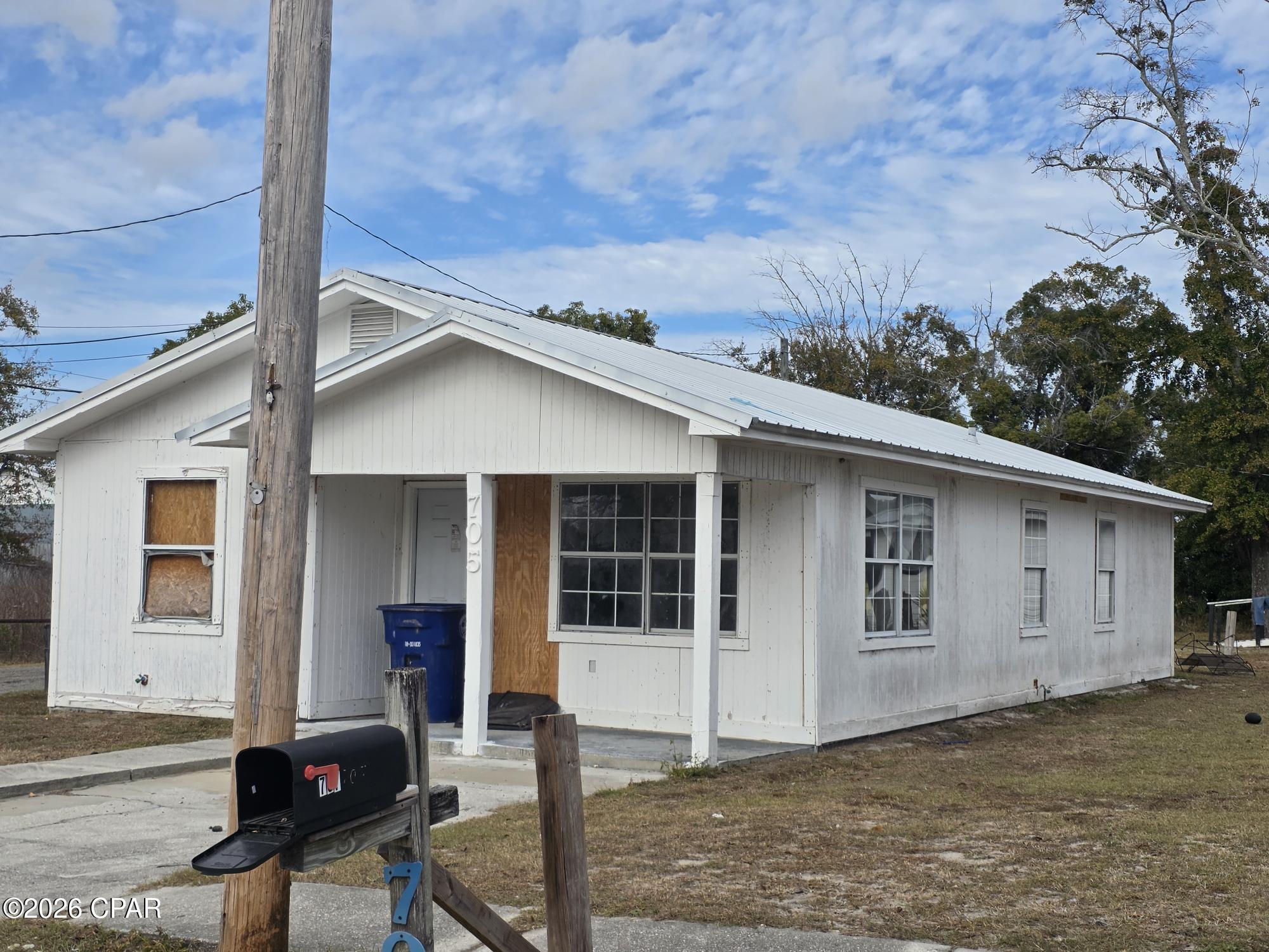 709 E 13th Court