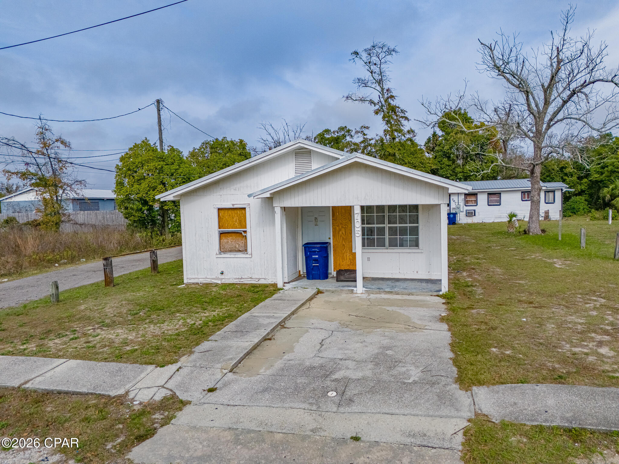 709 E 13th Court