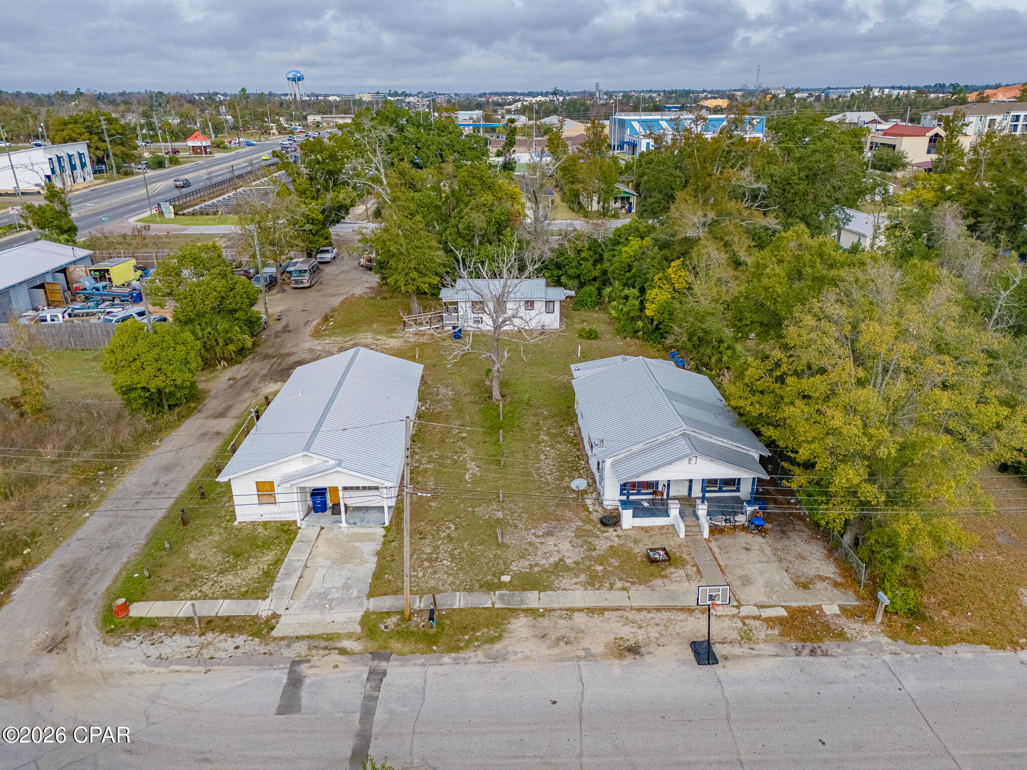 709 E 13th Court