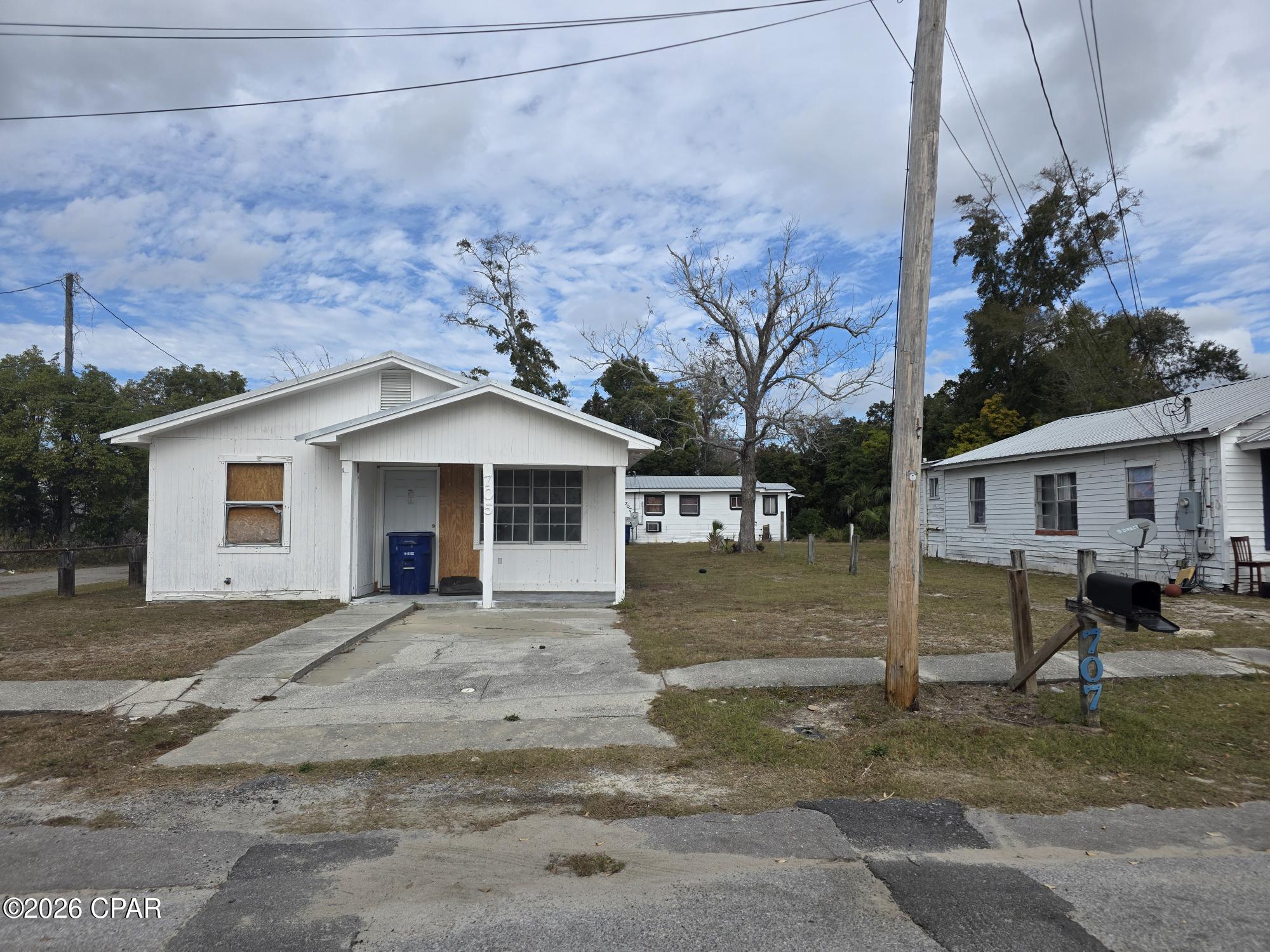 709 E 13th Court