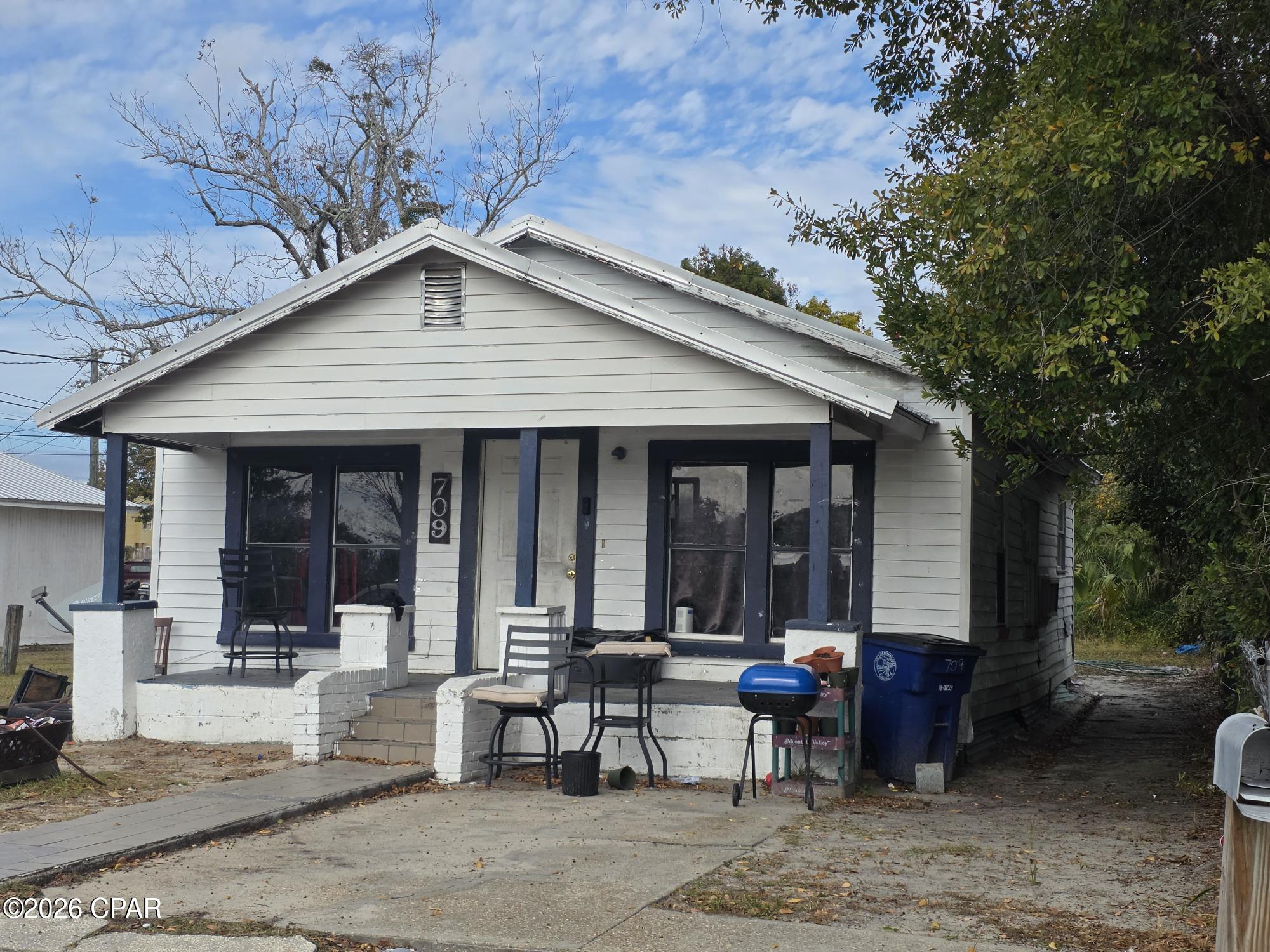 709 E 13th Court