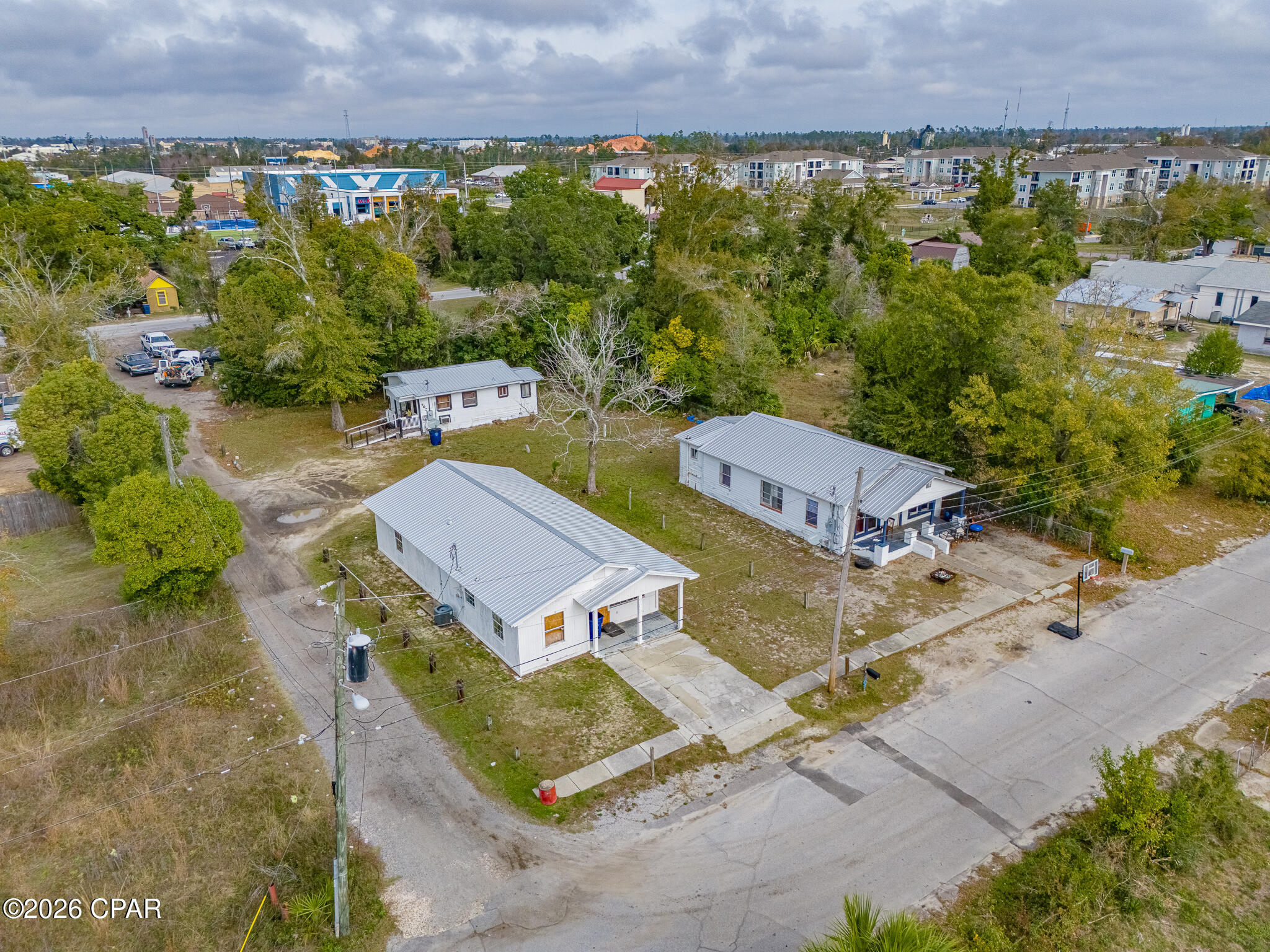709 E 13th Court