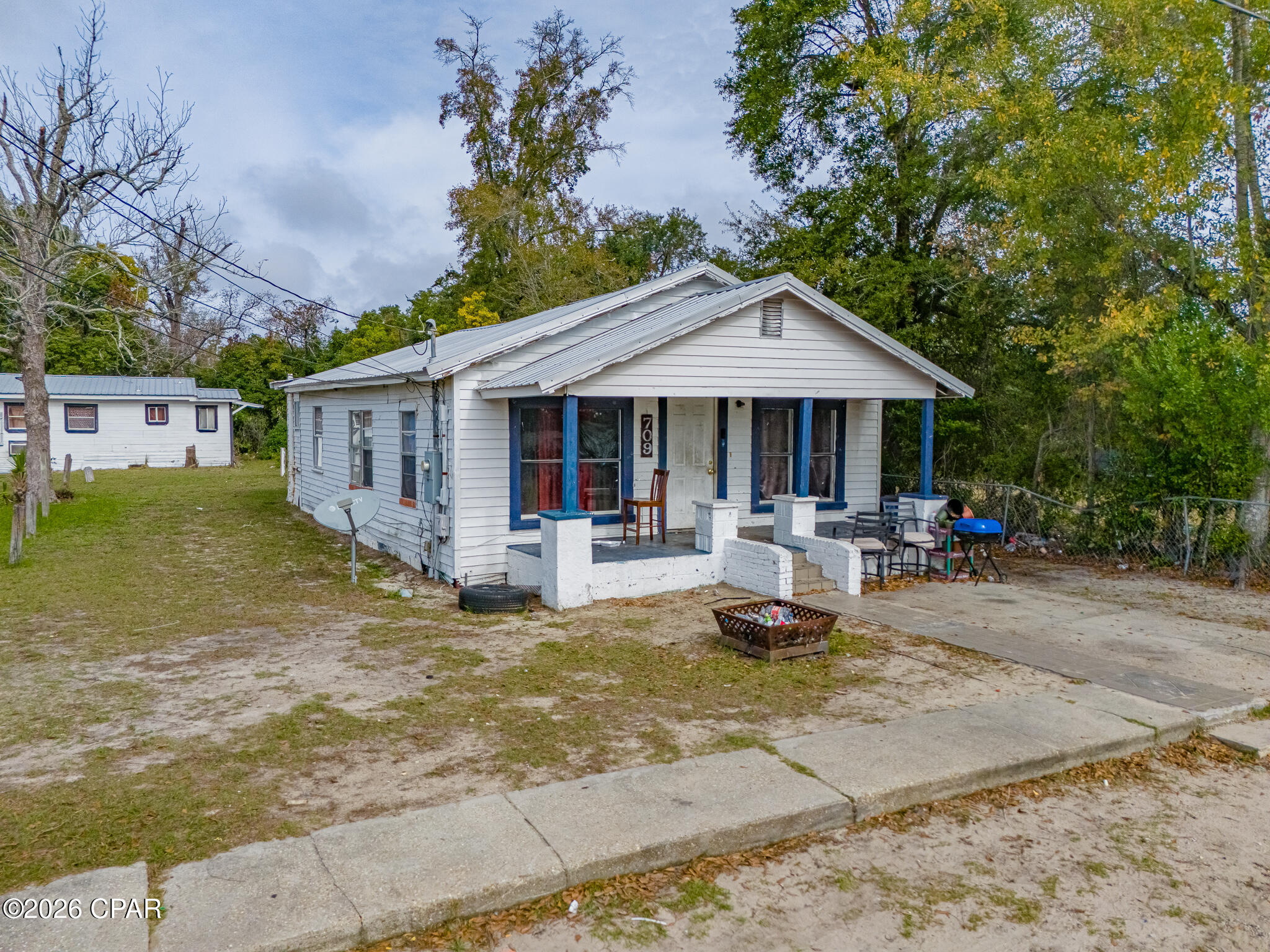 709 E 13th Court