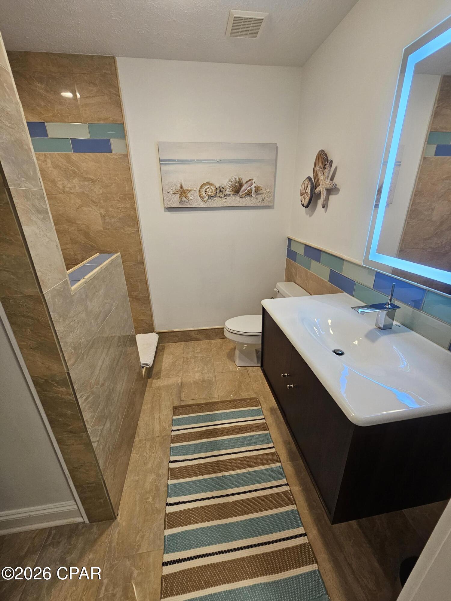 7009 N Lagoon Drive 106