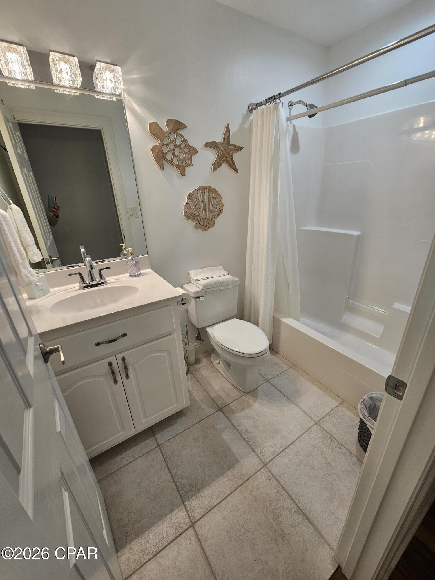 7009 N Lagoon Drive 106