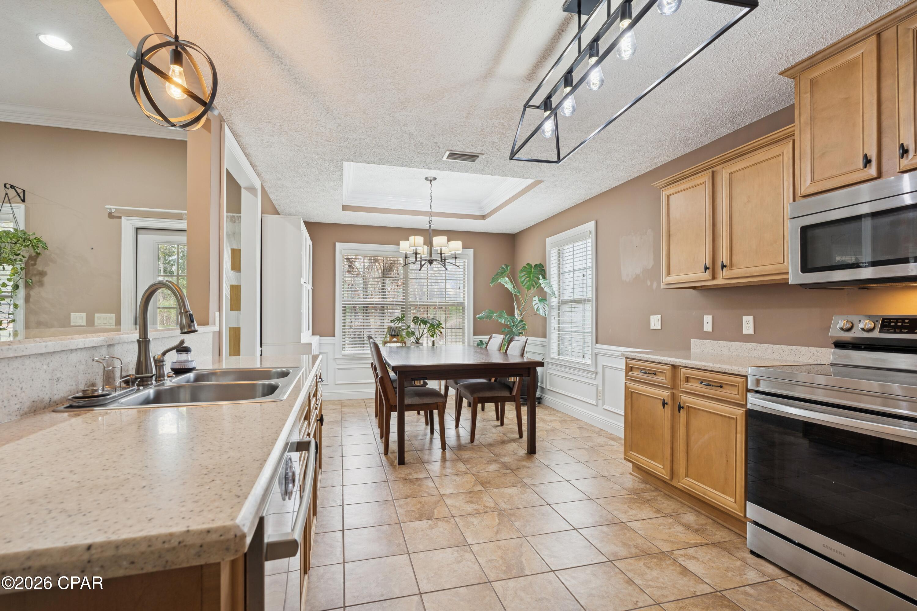 3527 Azalea Way