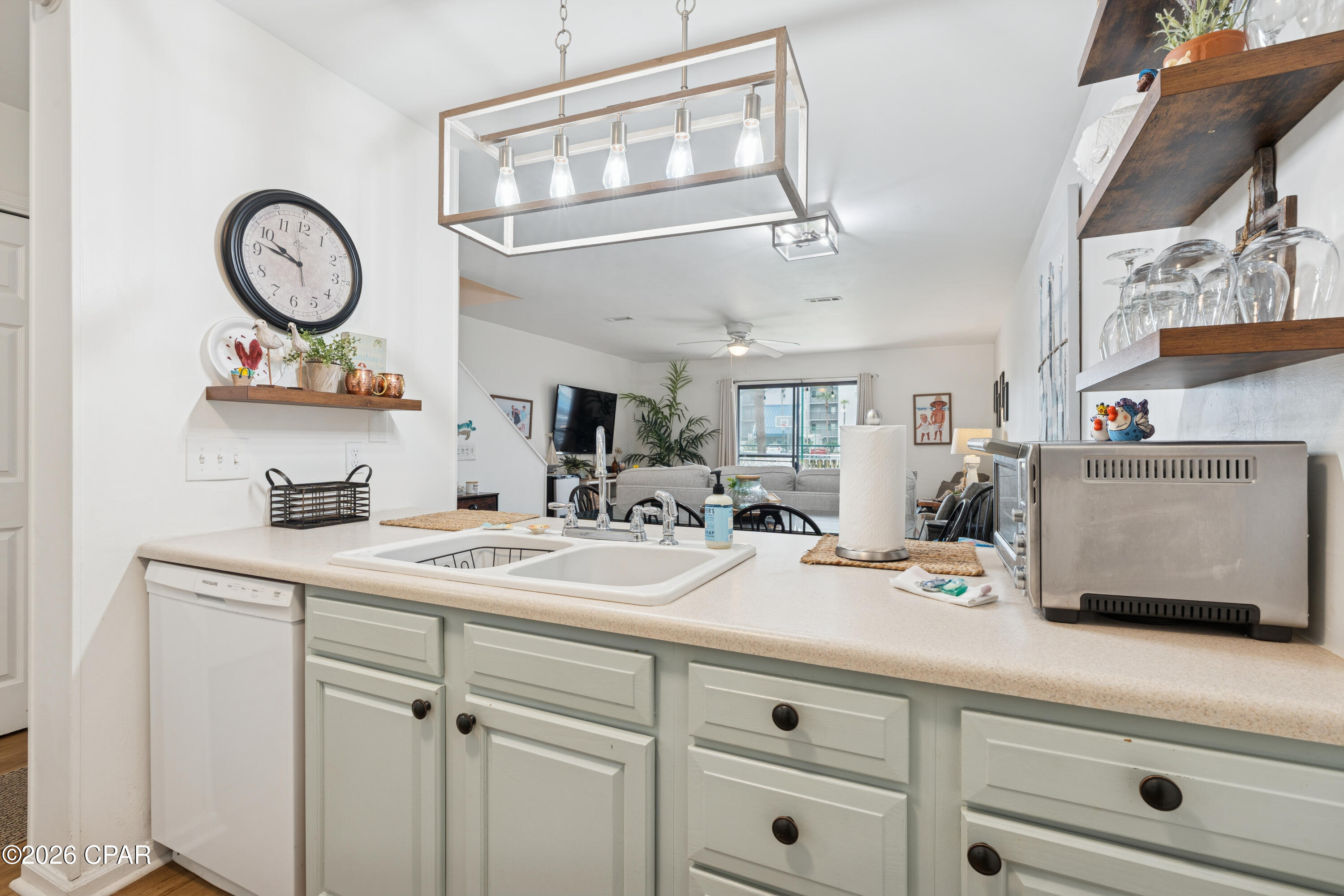 6215 Thomas Drive 123