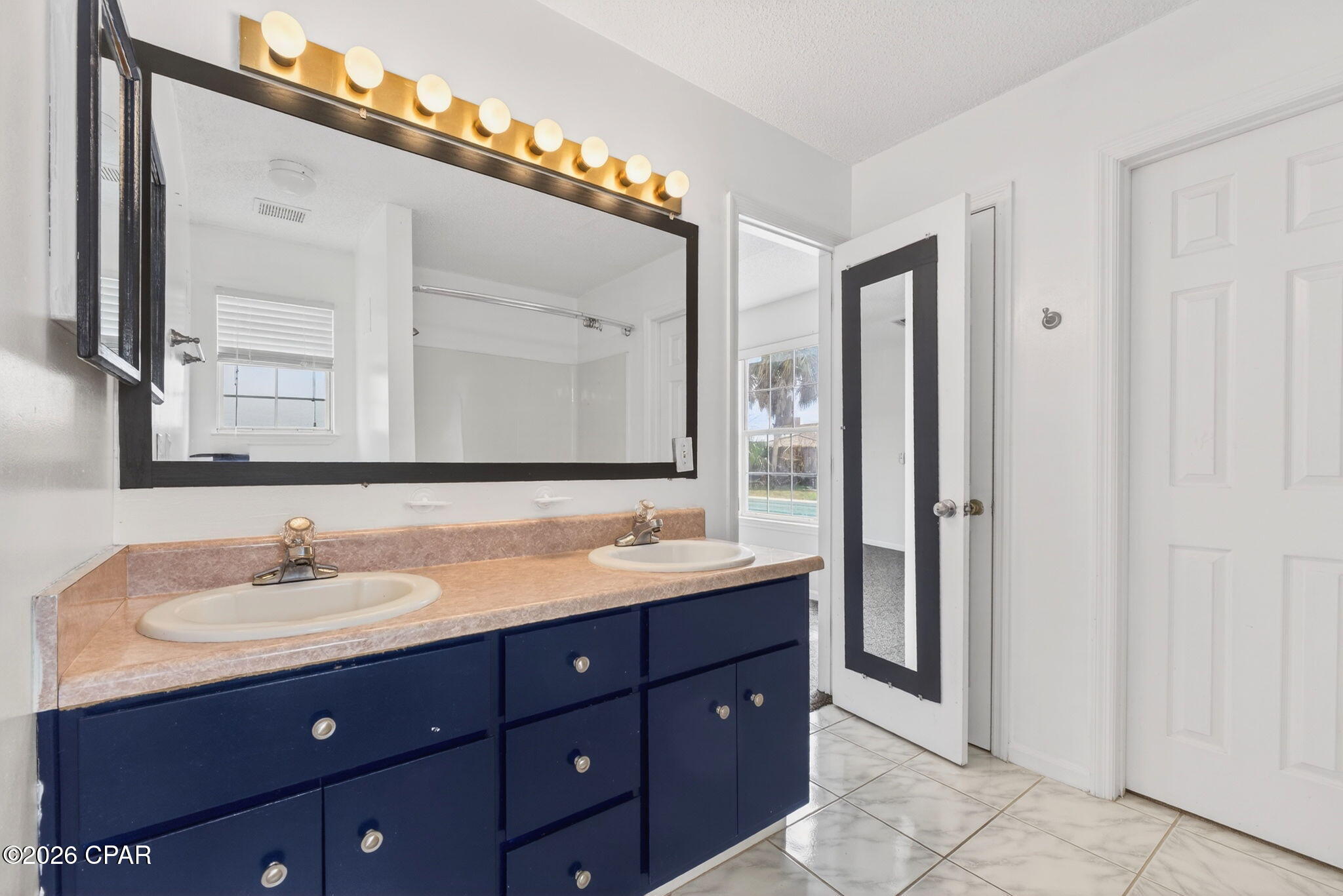 8114 Heritage Woods Lane