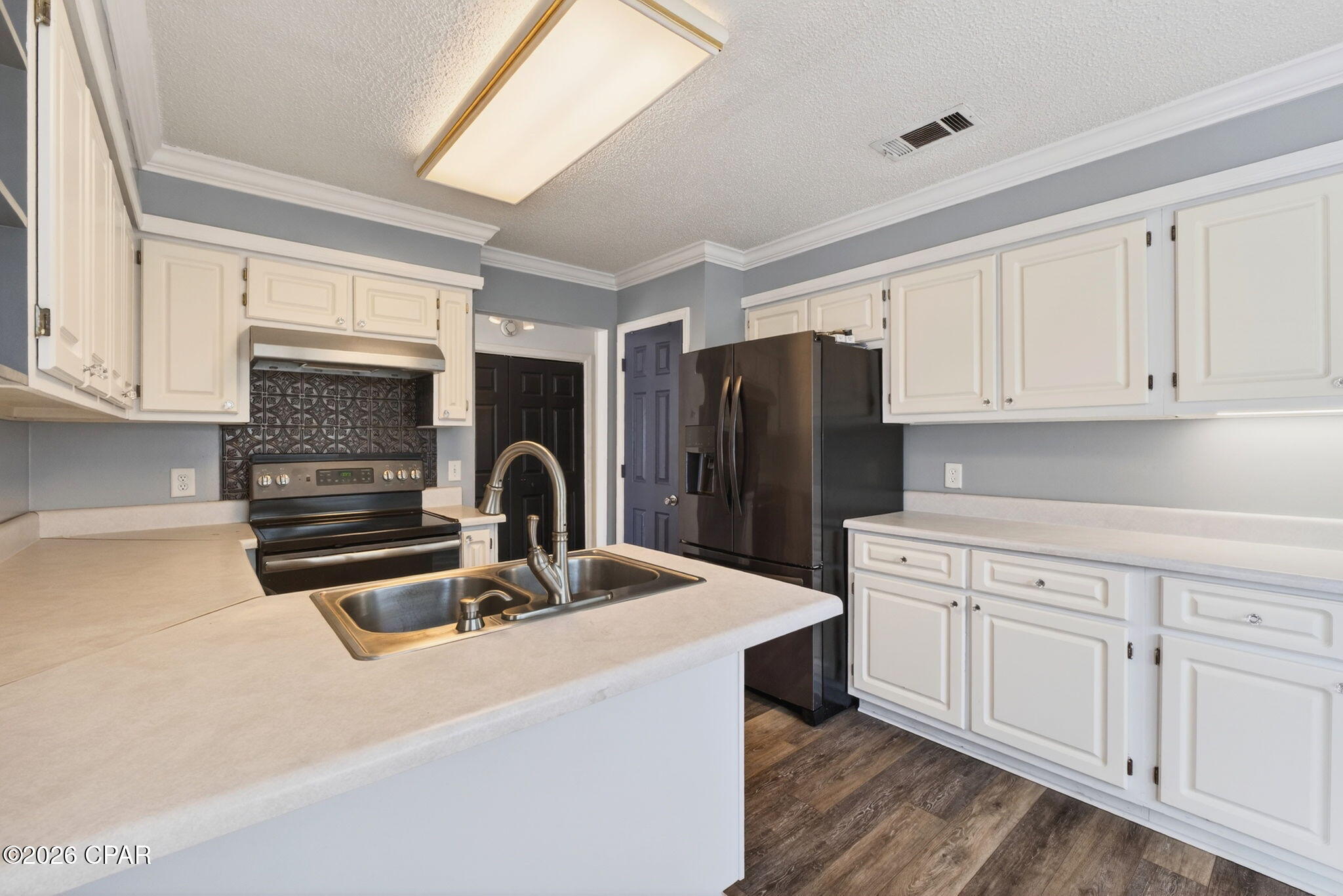 8114 Heritage Woods Lane