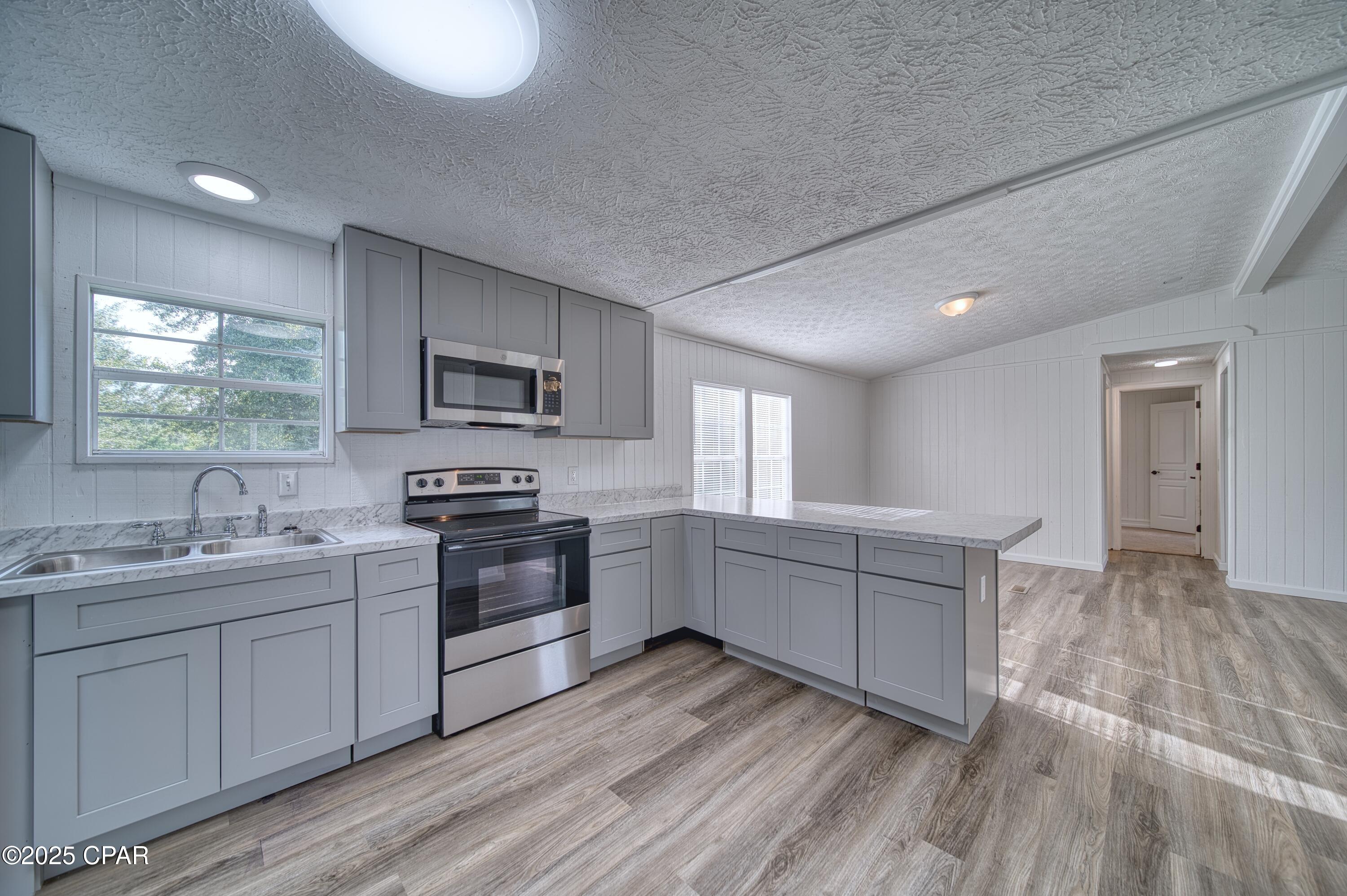 7923 Santa Rosa Avenue