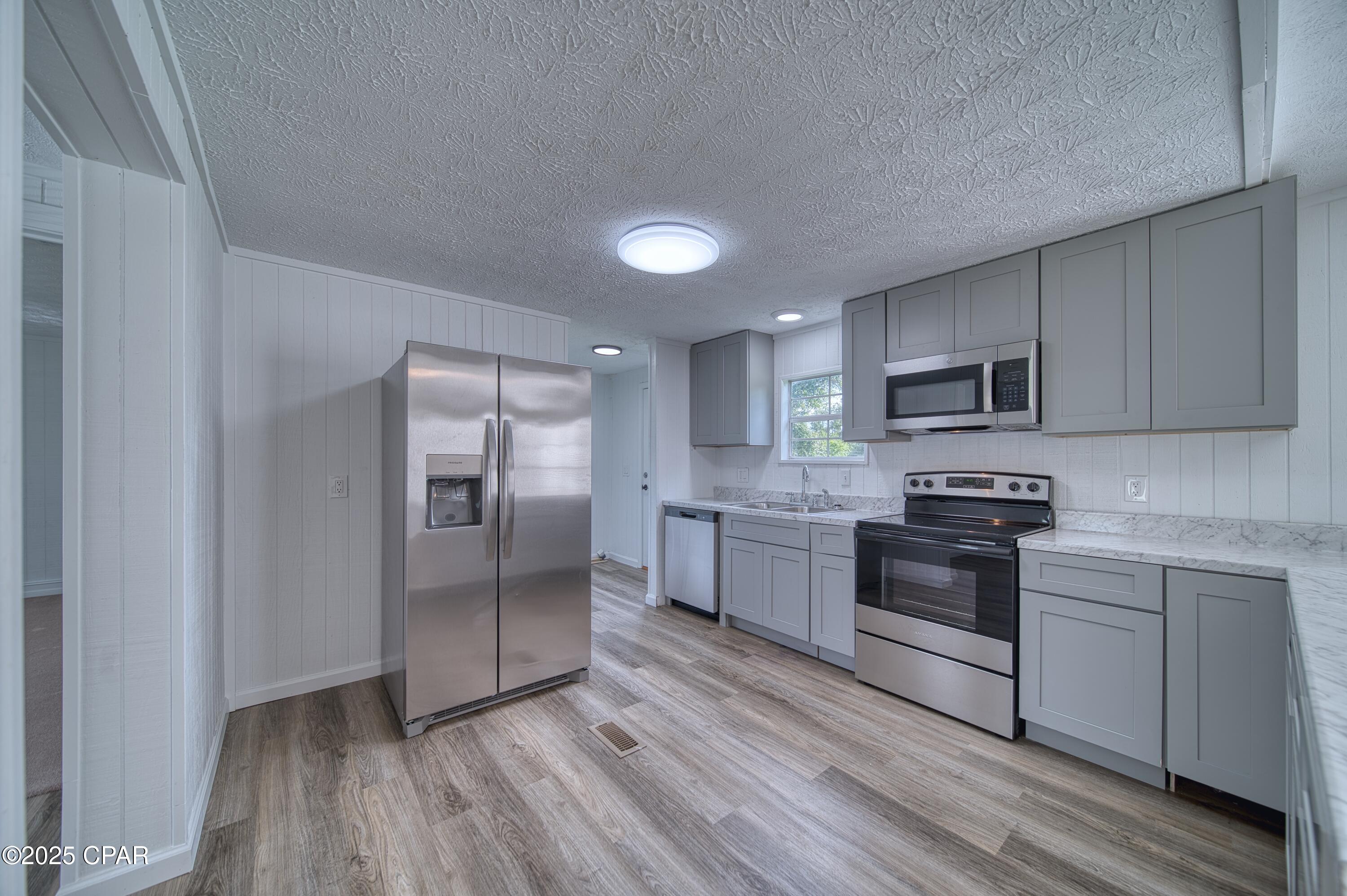 7923 Santa Rosa Avenue