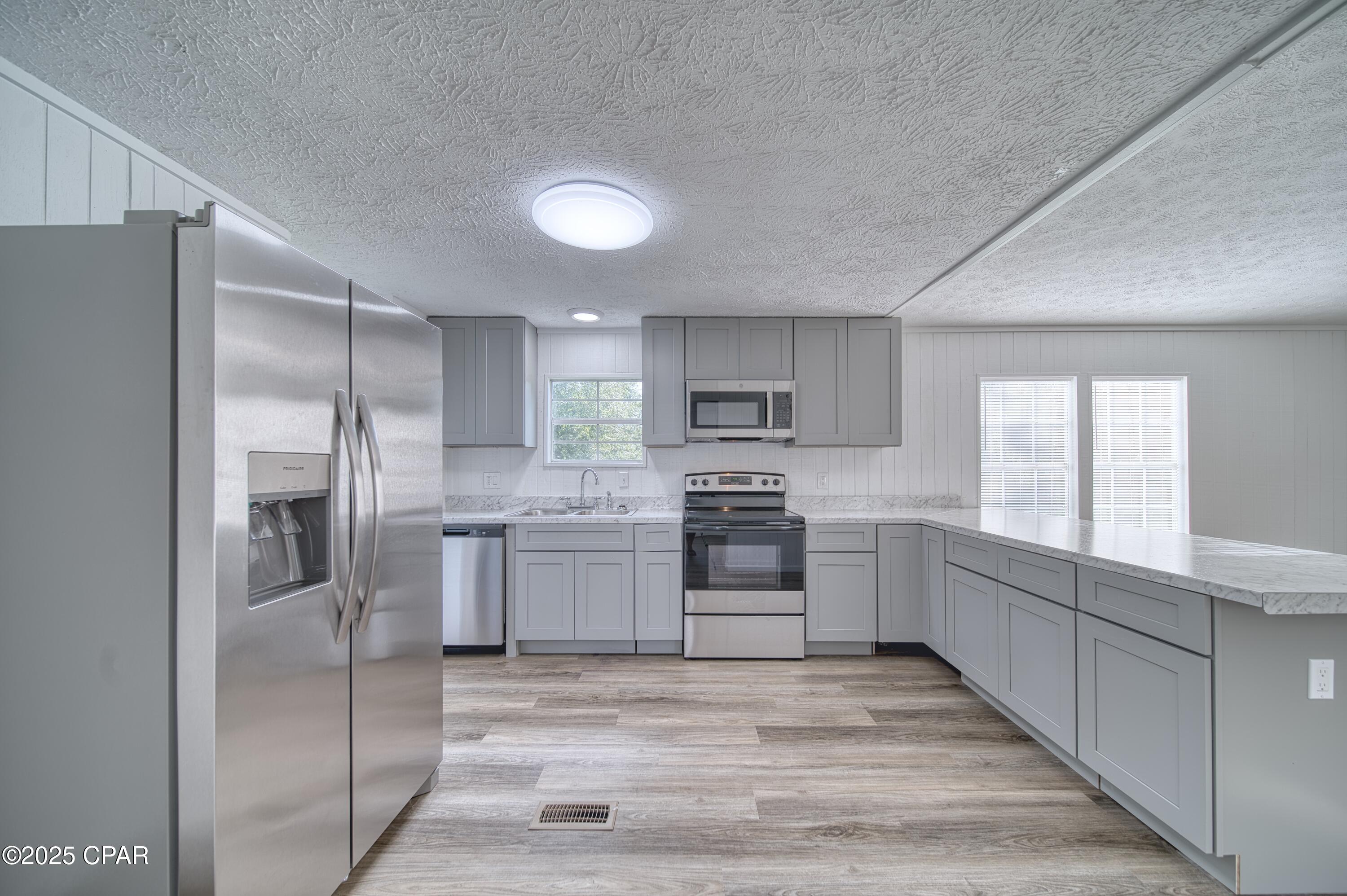 7923 Santa Rosa Avenue