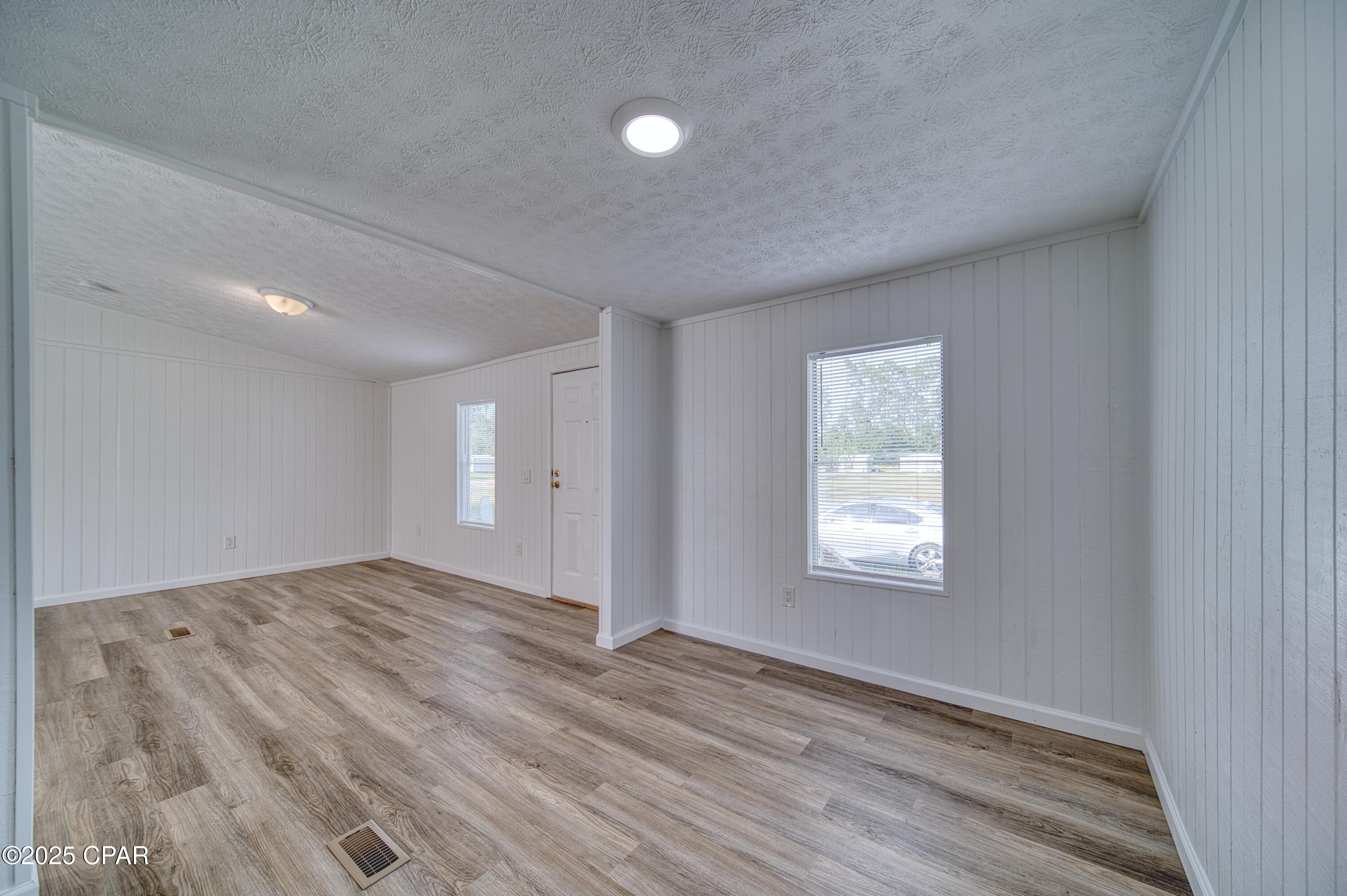 7923 Santa Rosa Avenue