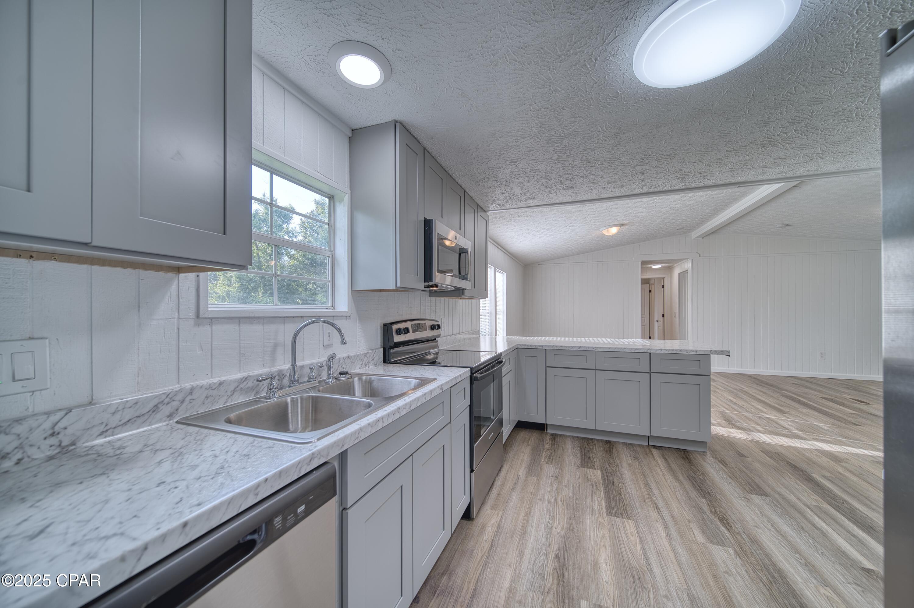 7923 Santa Rosa Avenue