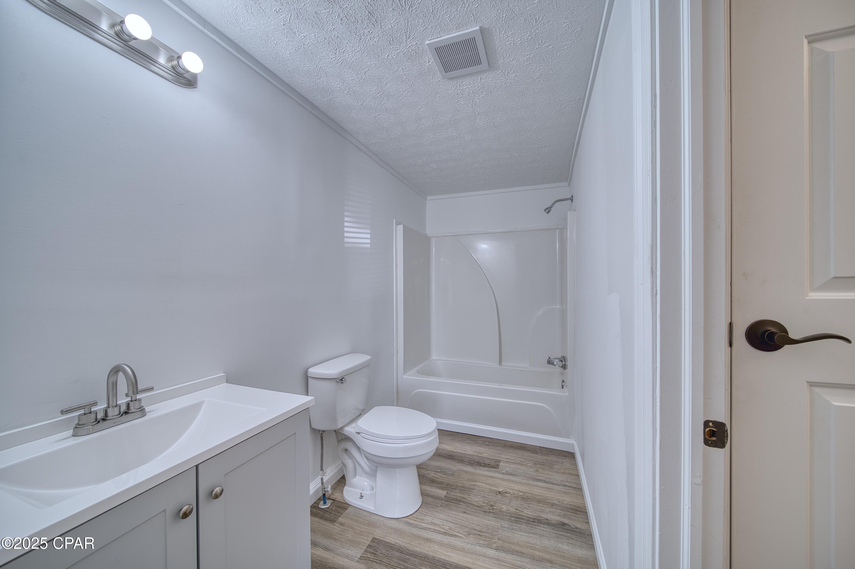 7923 Santa Rosa Avenue