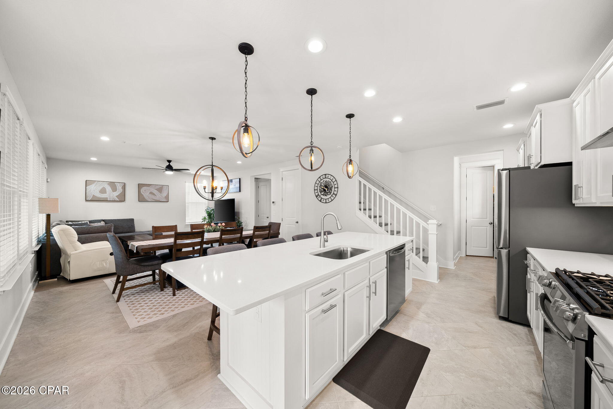 2101 Kingfisher Court