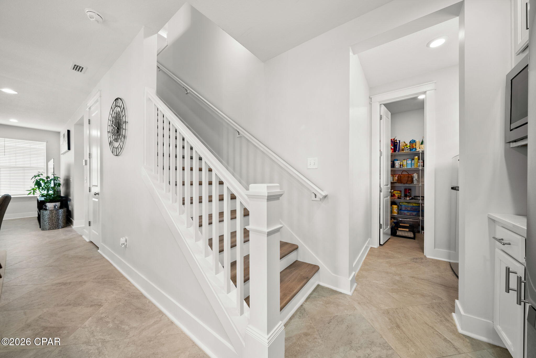 2101 Kingfisher Court