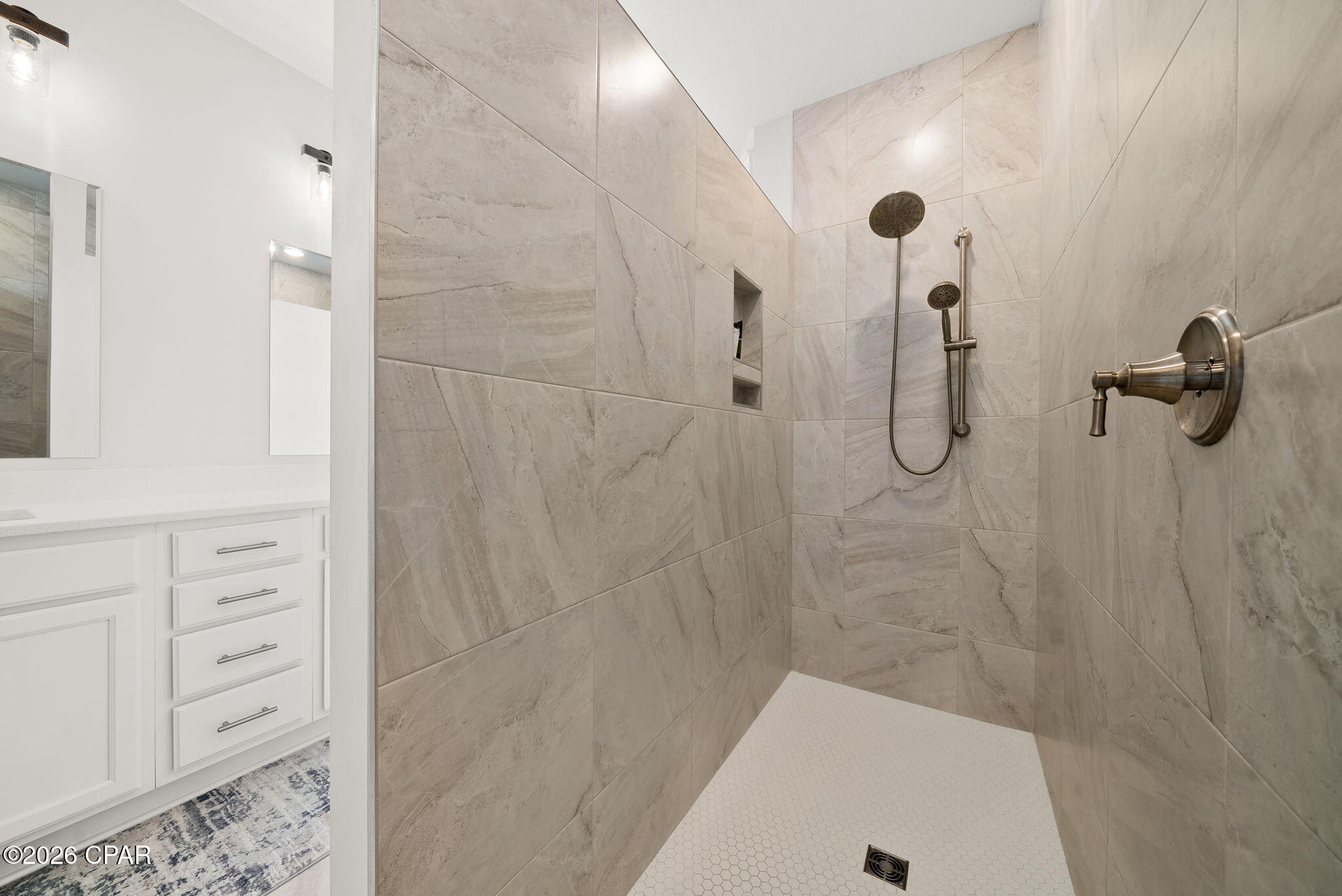 2101 Kingfisher Court