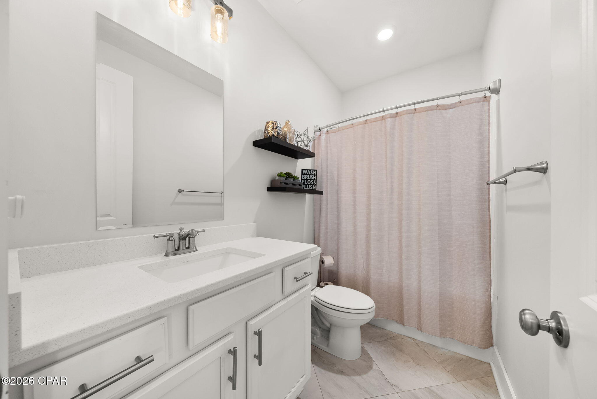 2101 Kingfisher Court