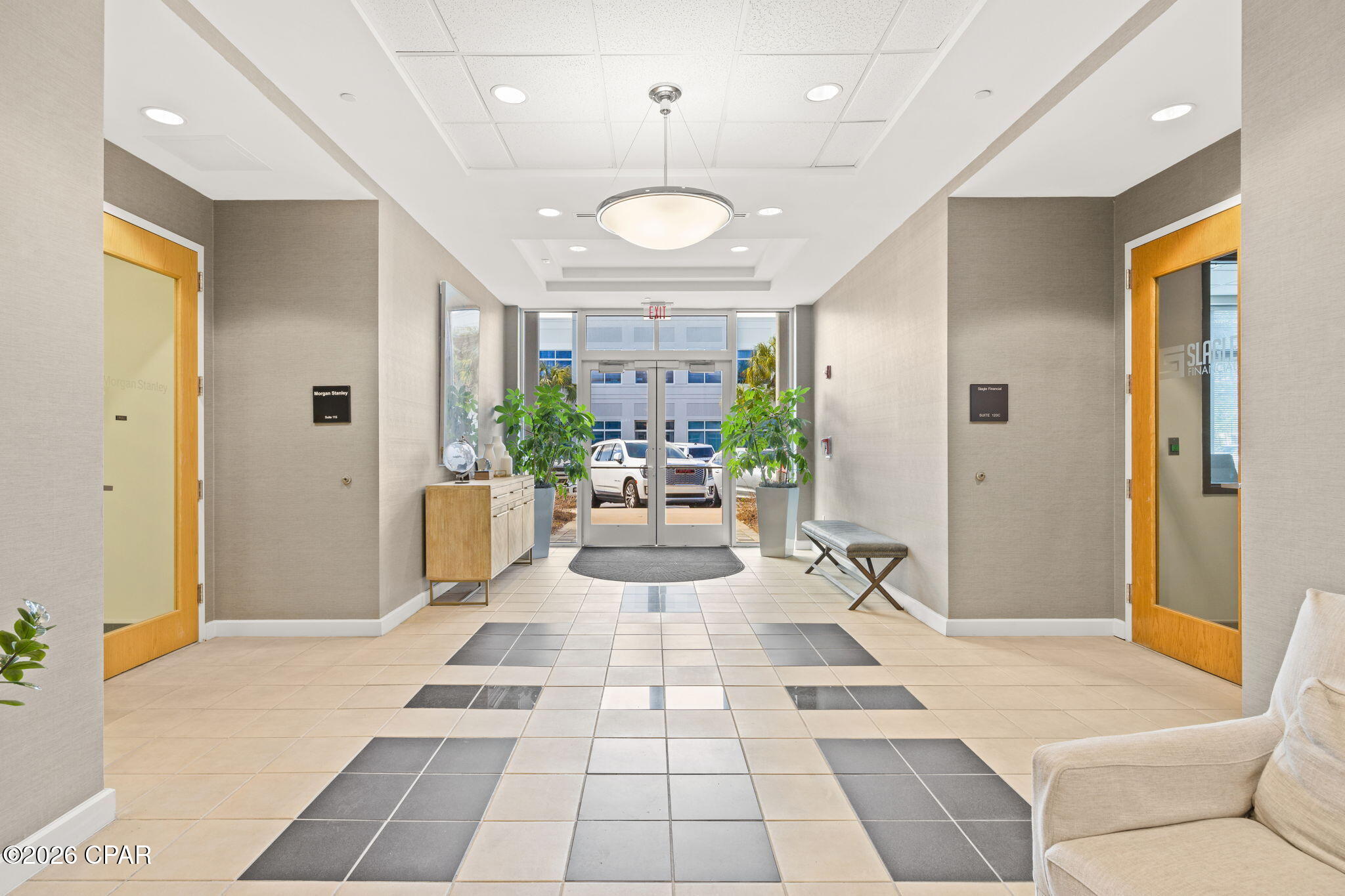 100 R Jackson Boulevard 120B