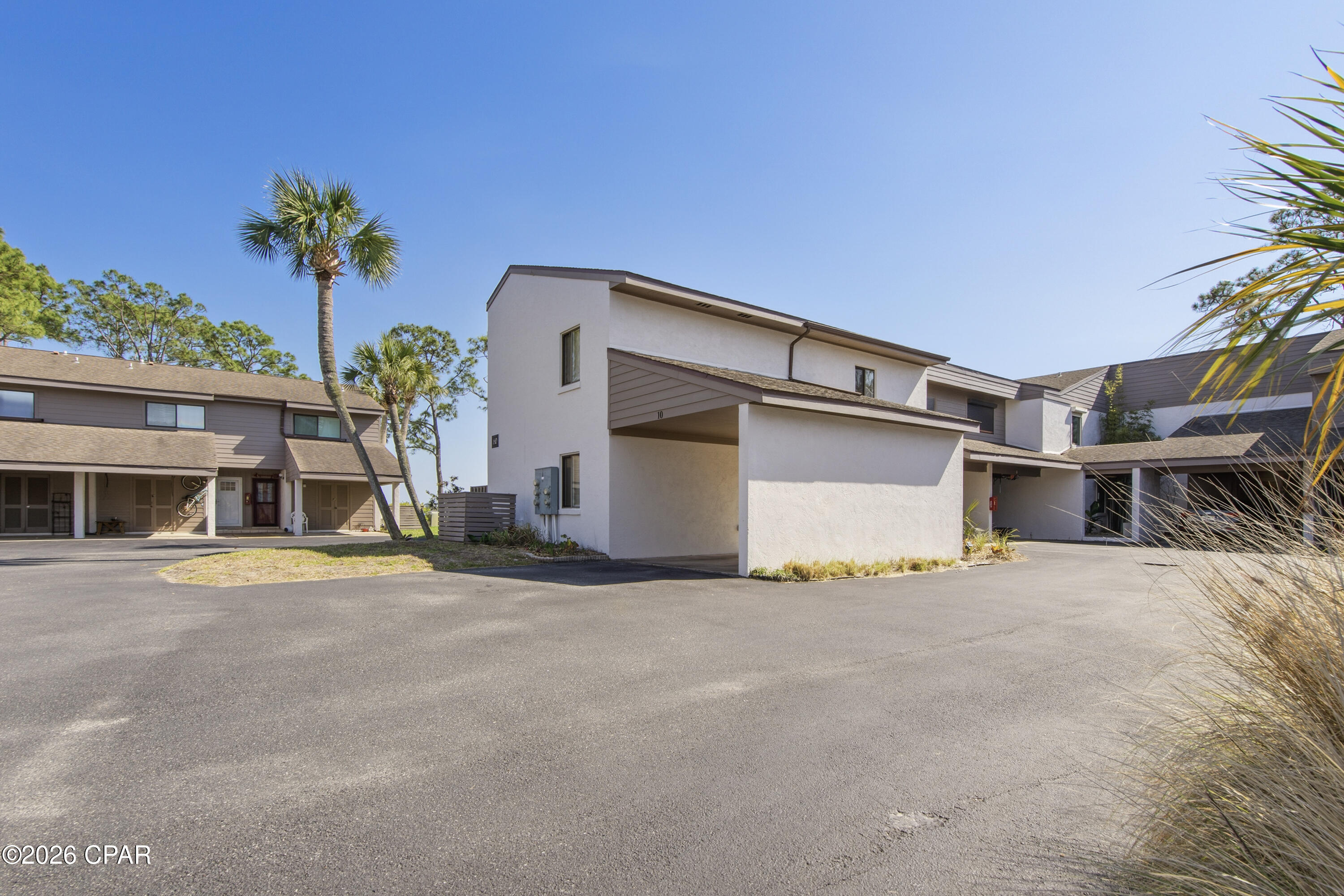 6901 N Lagoon Drive 10