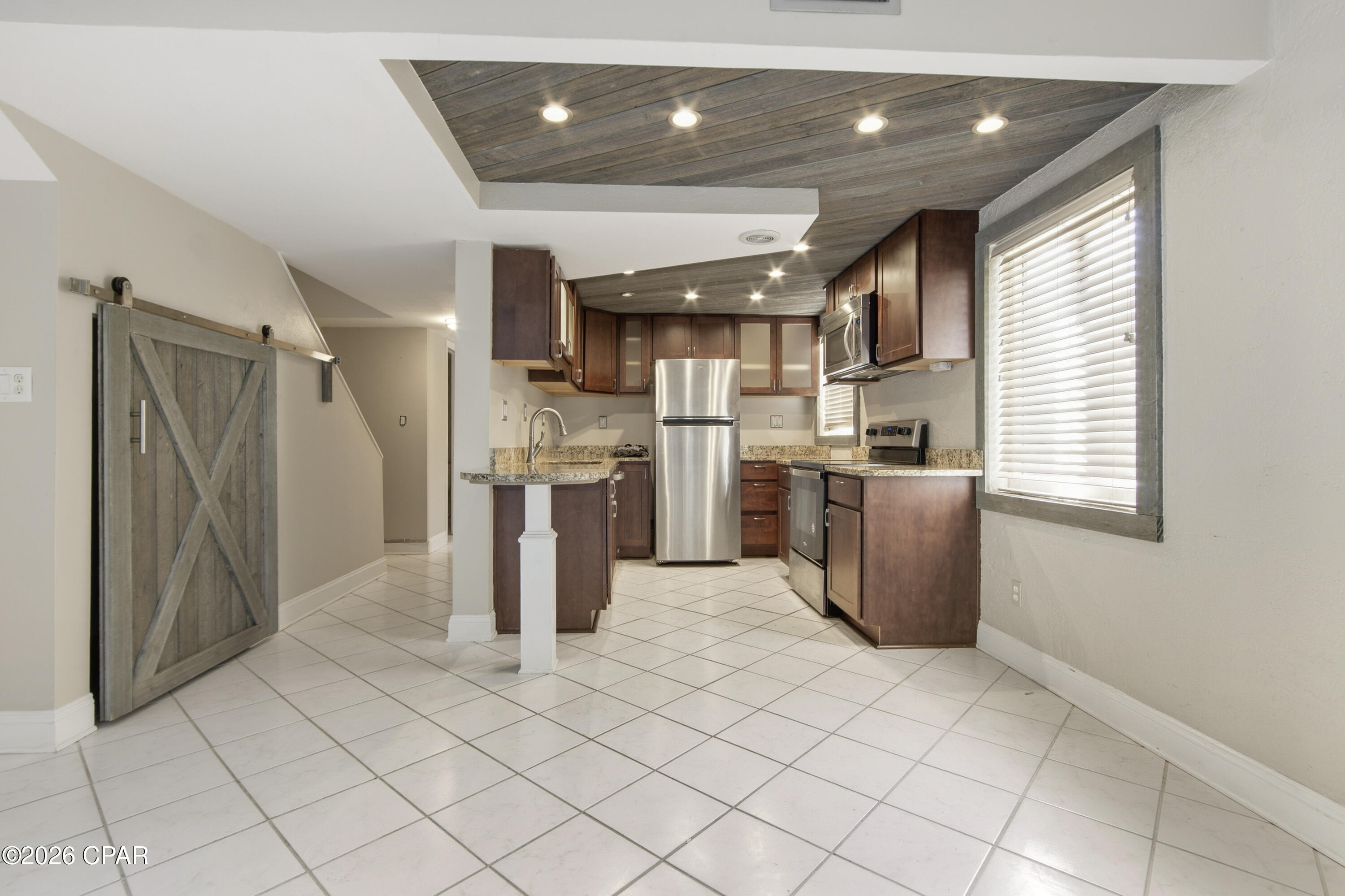 6901 N Lagoon Drive 10