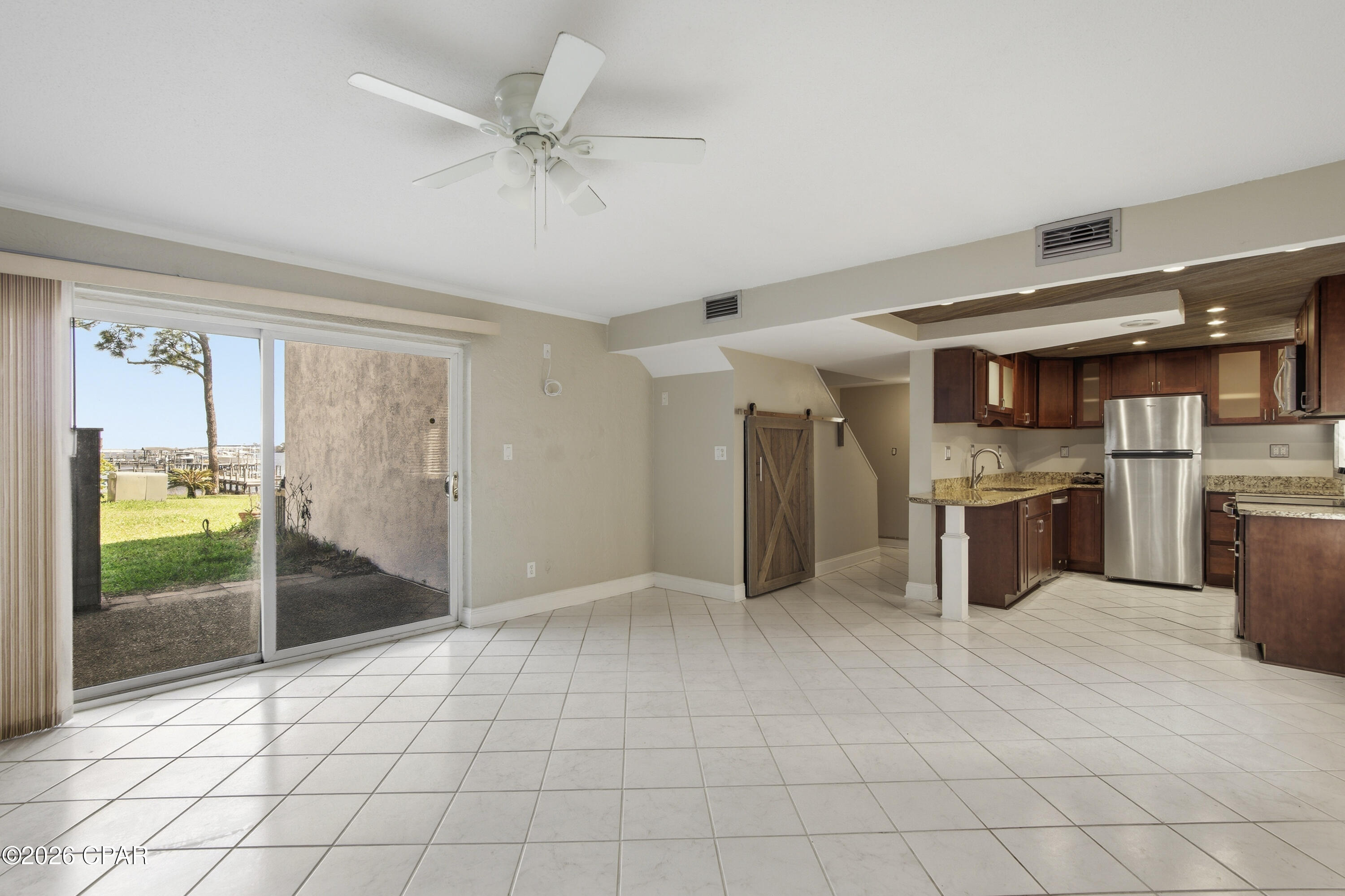 6901 N Lagoon Drive 10