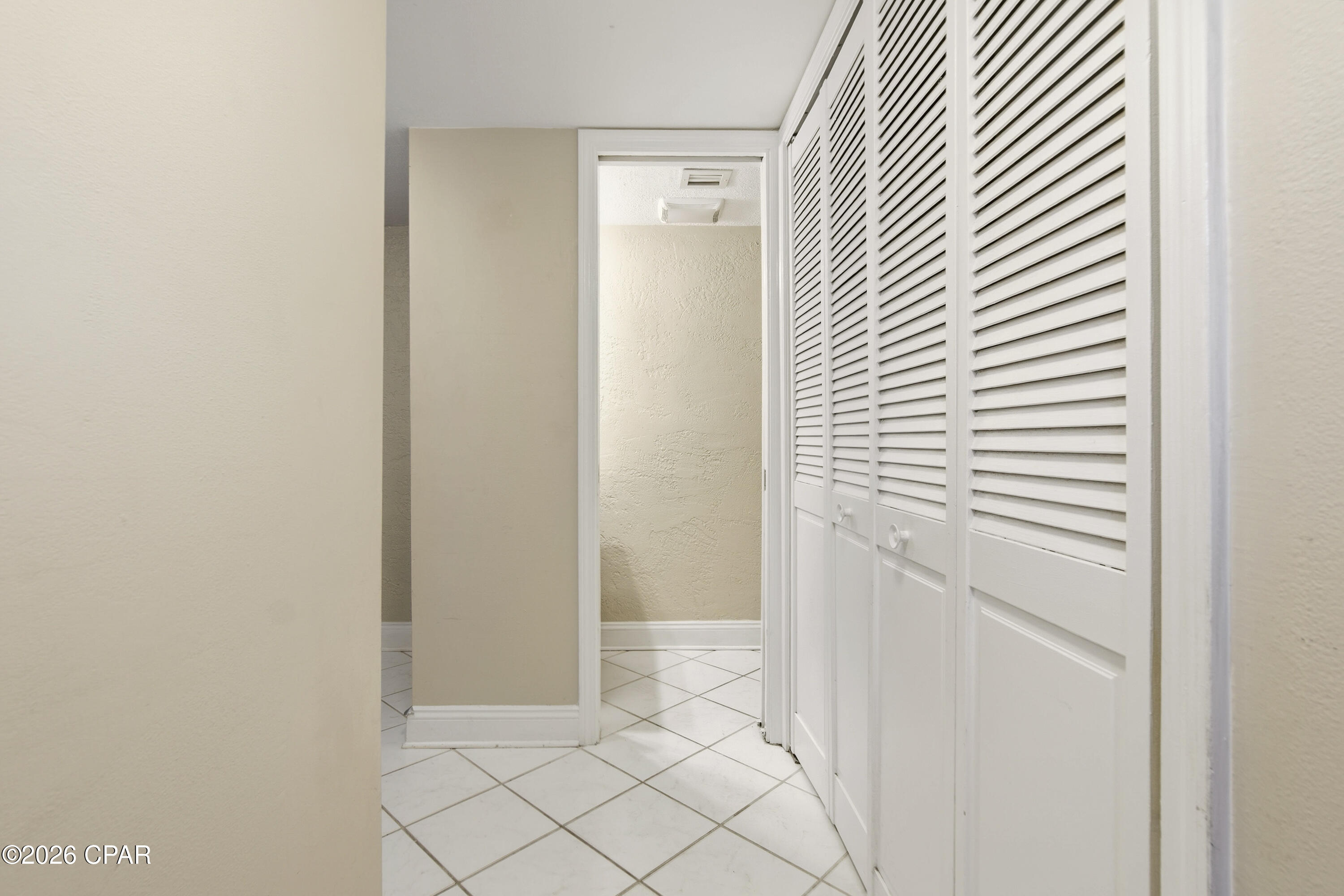 6901 N Lagoon Drive 10