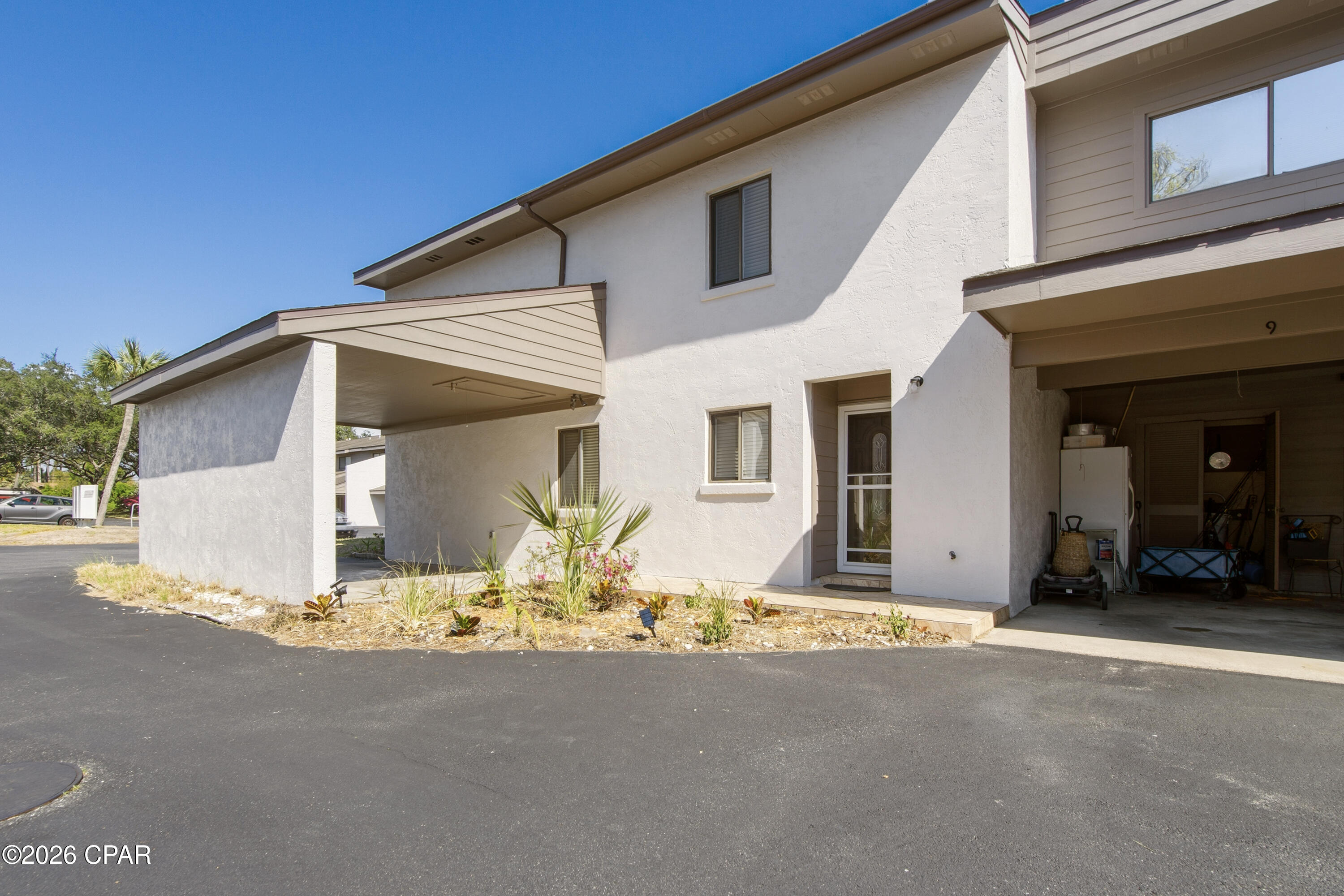 6901 N Lagoon Drive 10