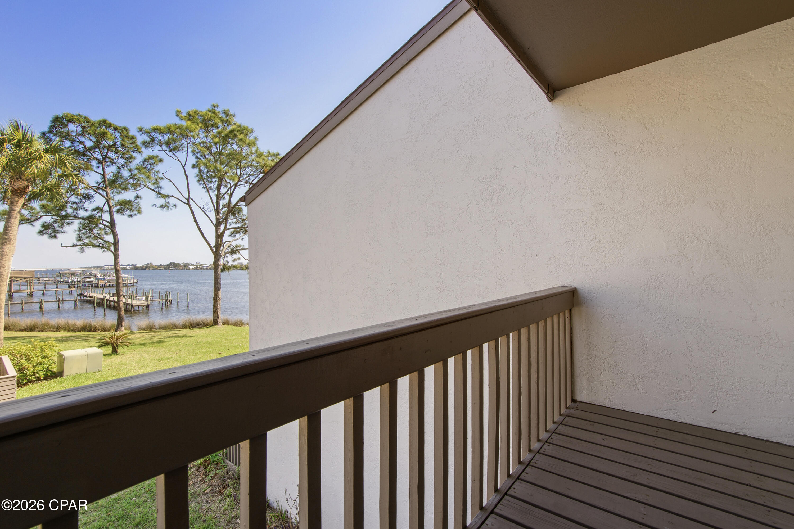 6901 N Lagoon Drive 10