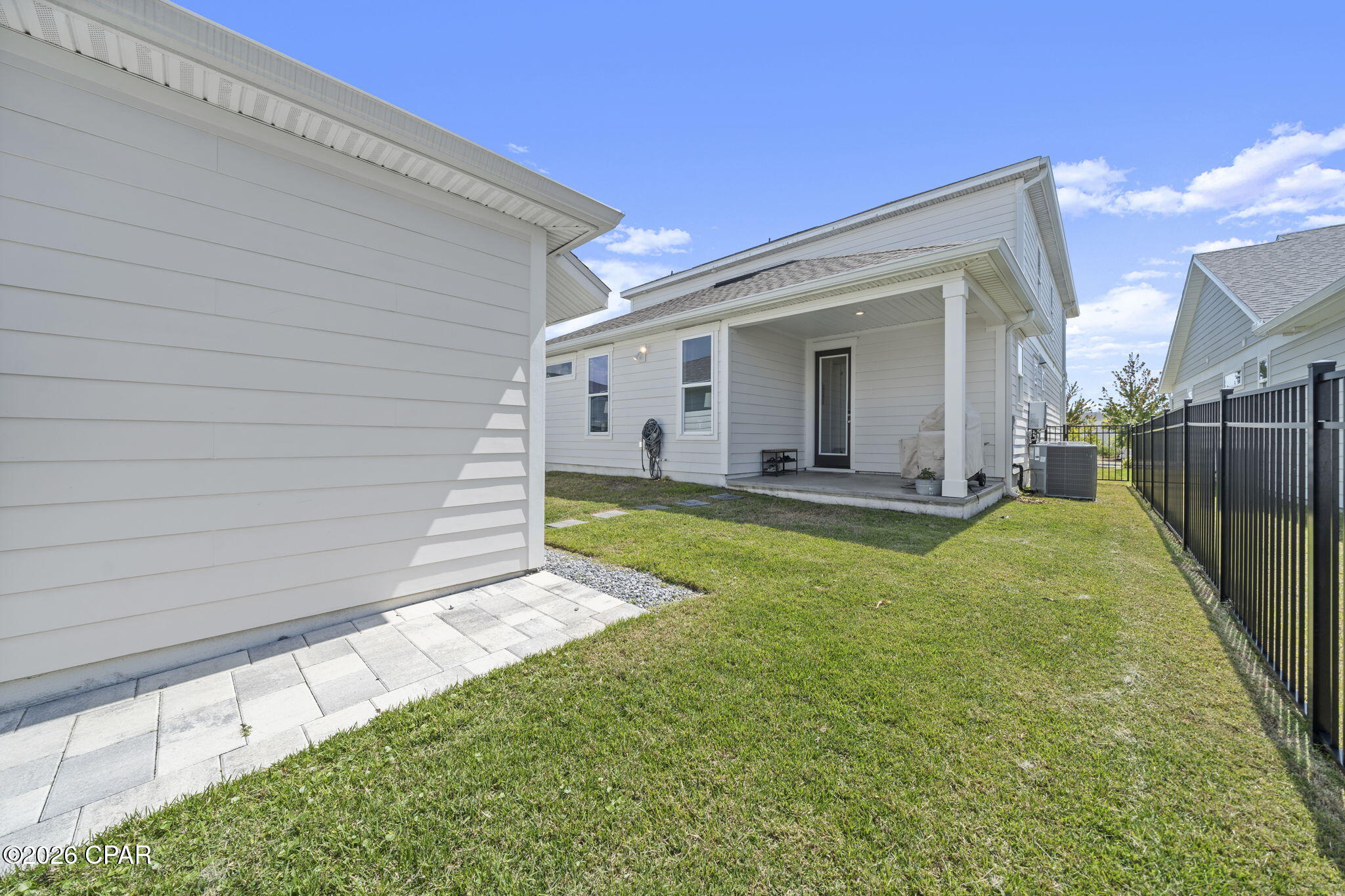 2001 Rushes Avenue