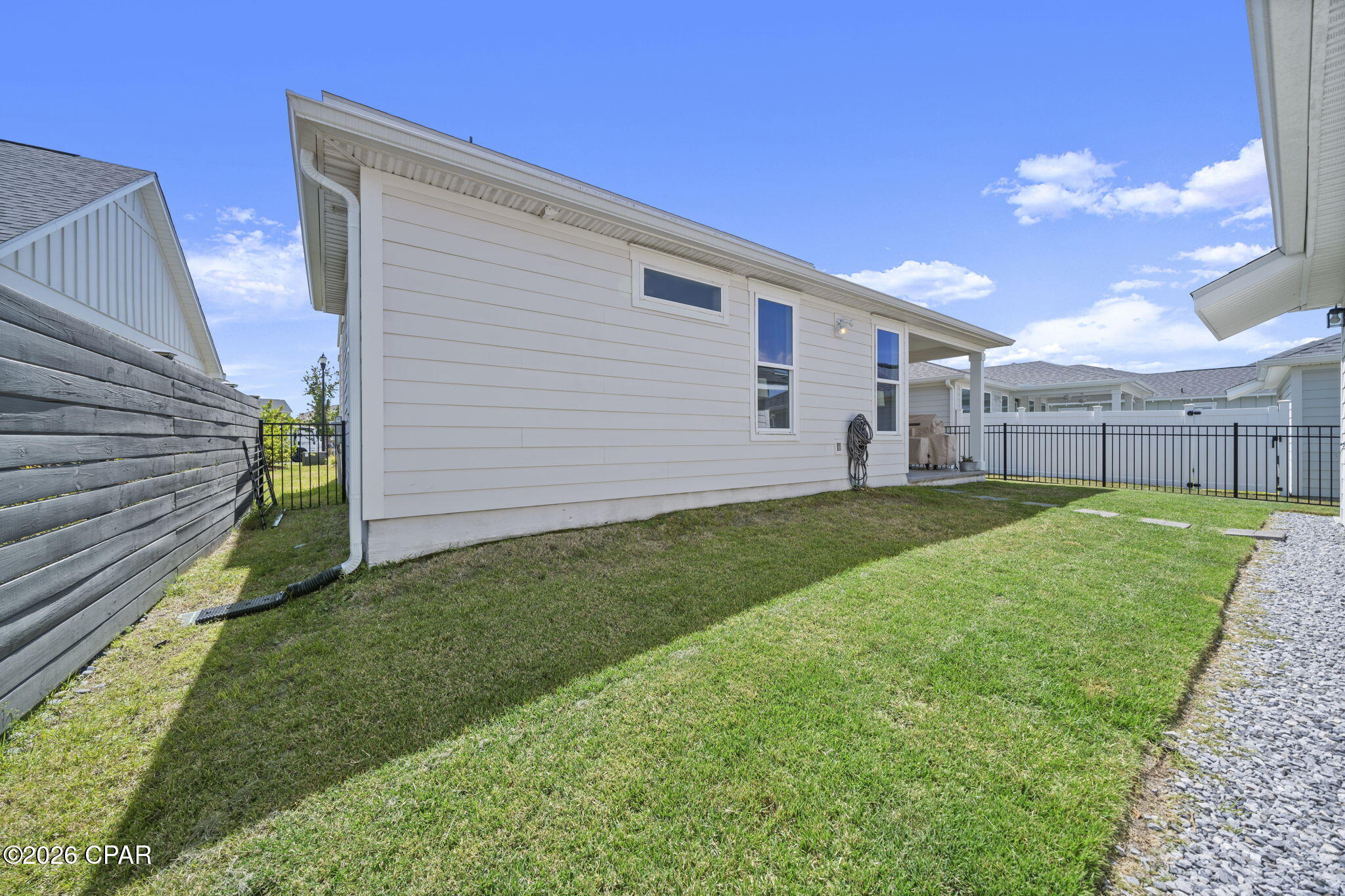 2001 Rushes Avenue
