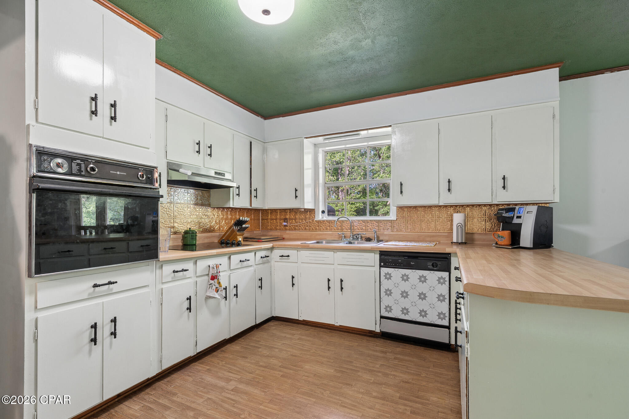 1443 Bradley Lane