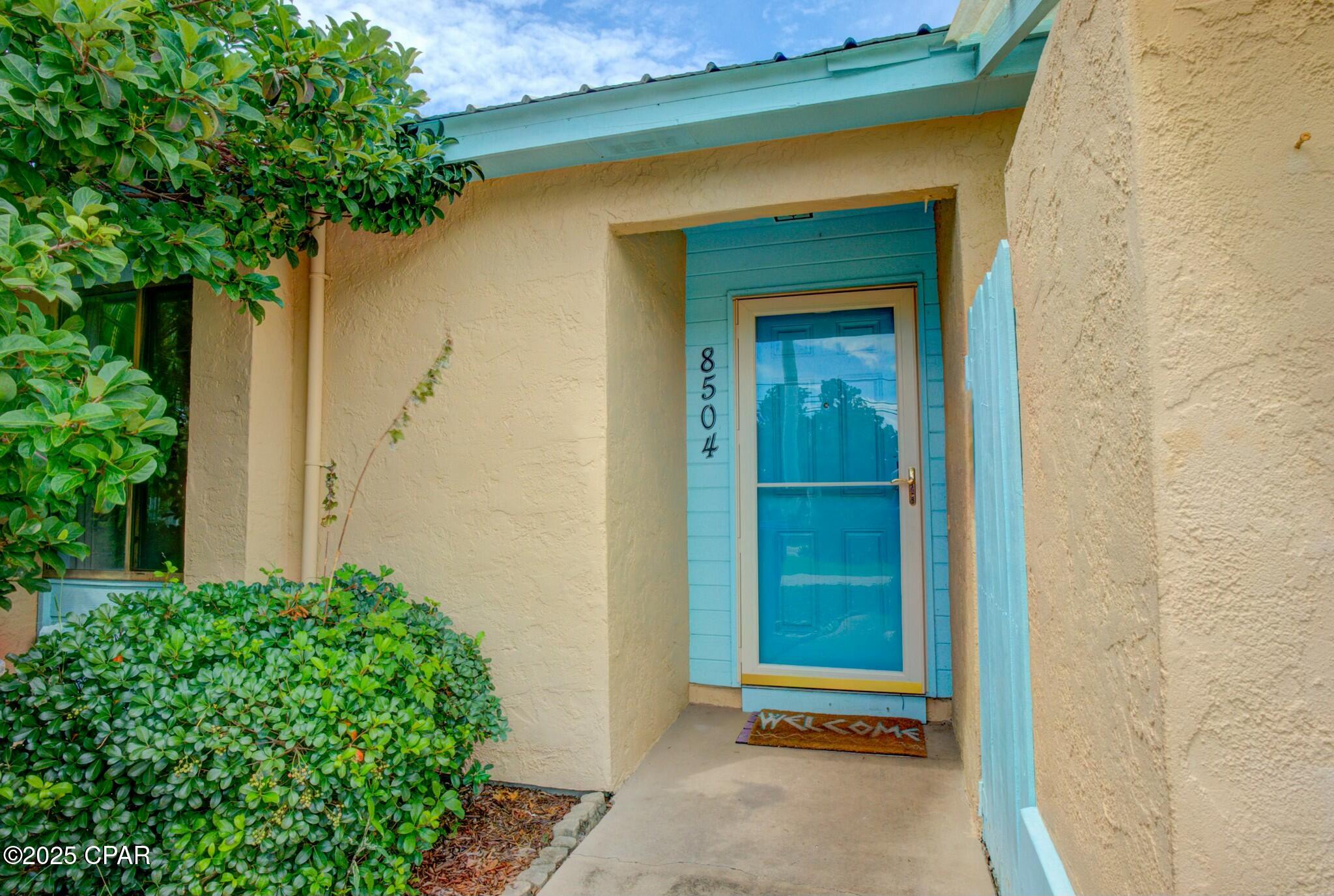 8504 N Lagoon Drive