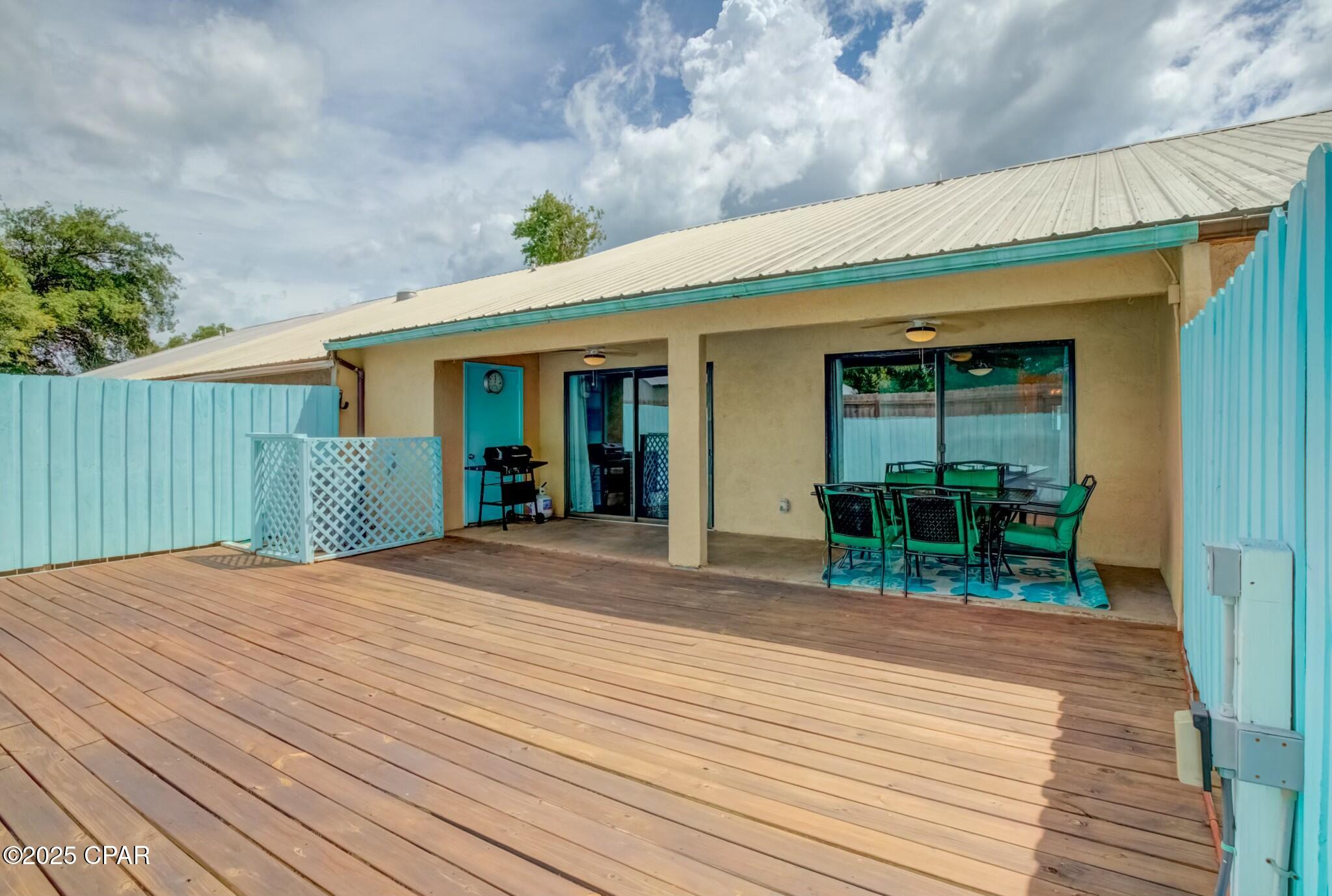8504 N Lagoon Drive