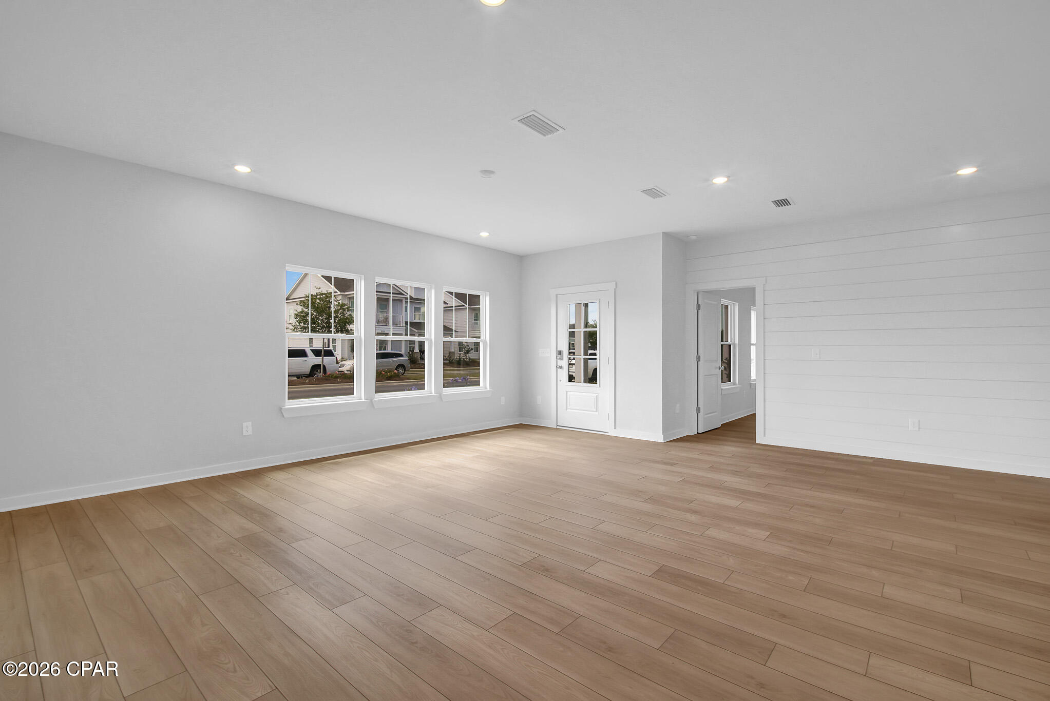 2336 Discovery Loop