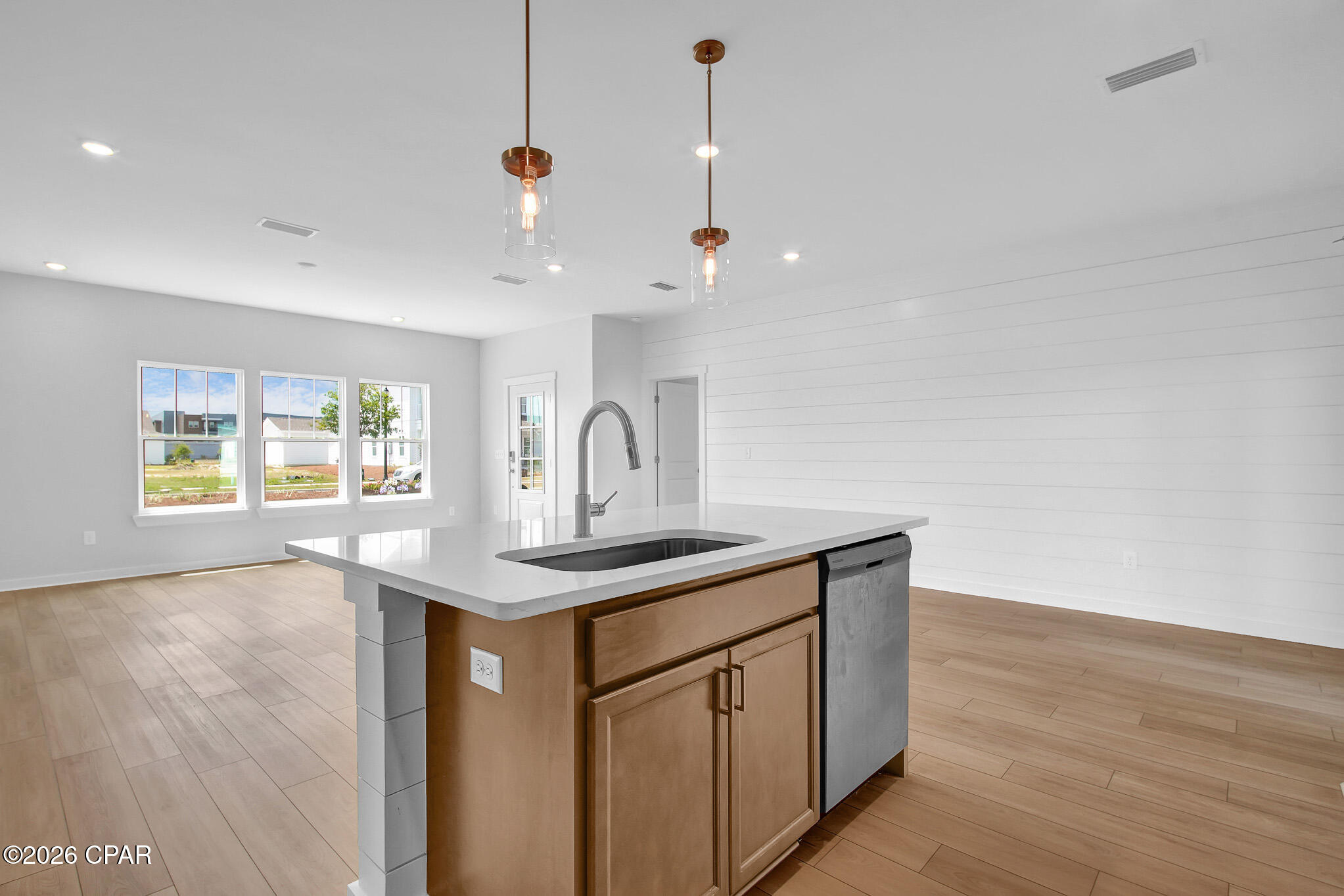 2336 Discovery Loop