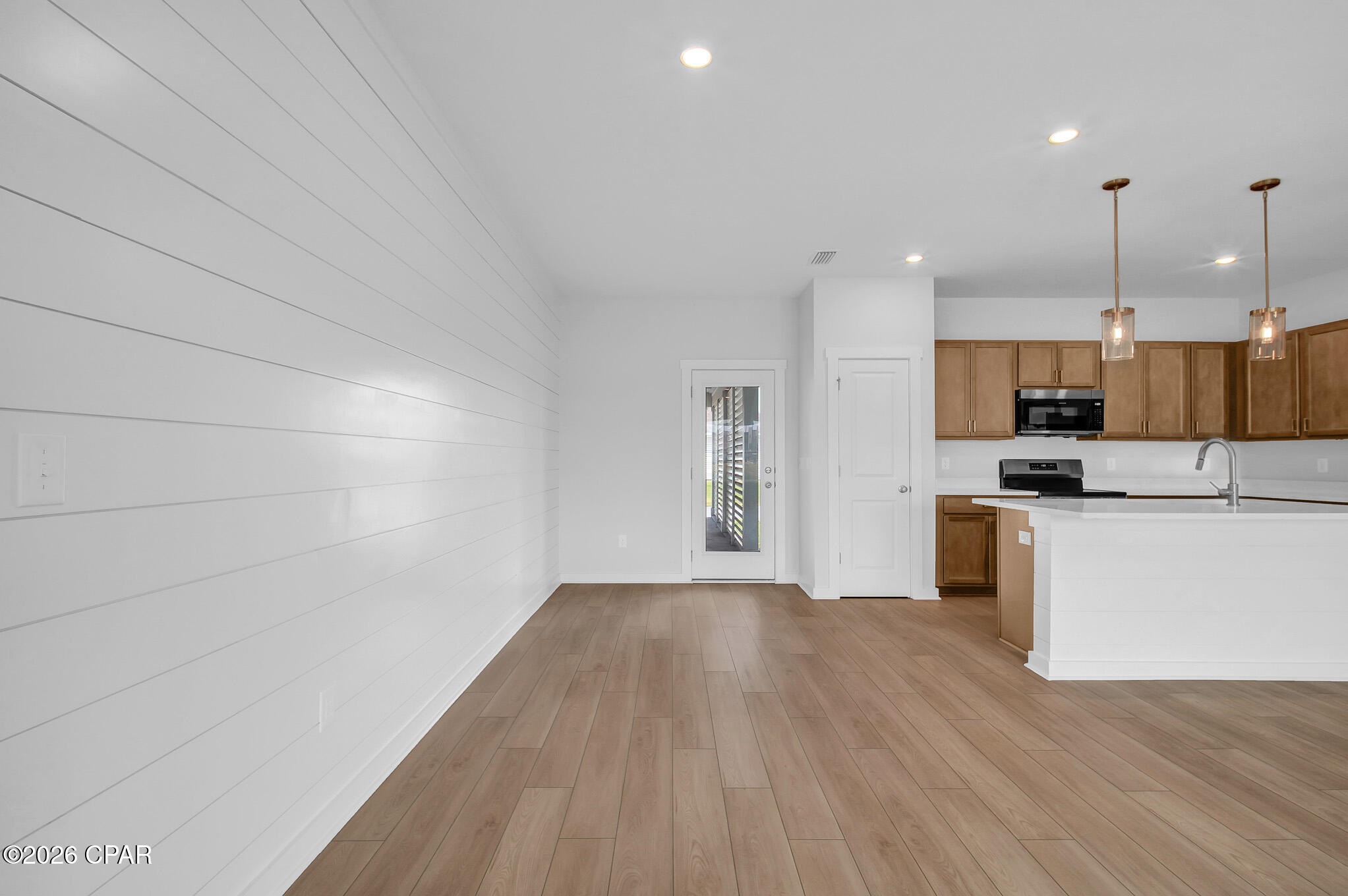 2336 Discovery Loop